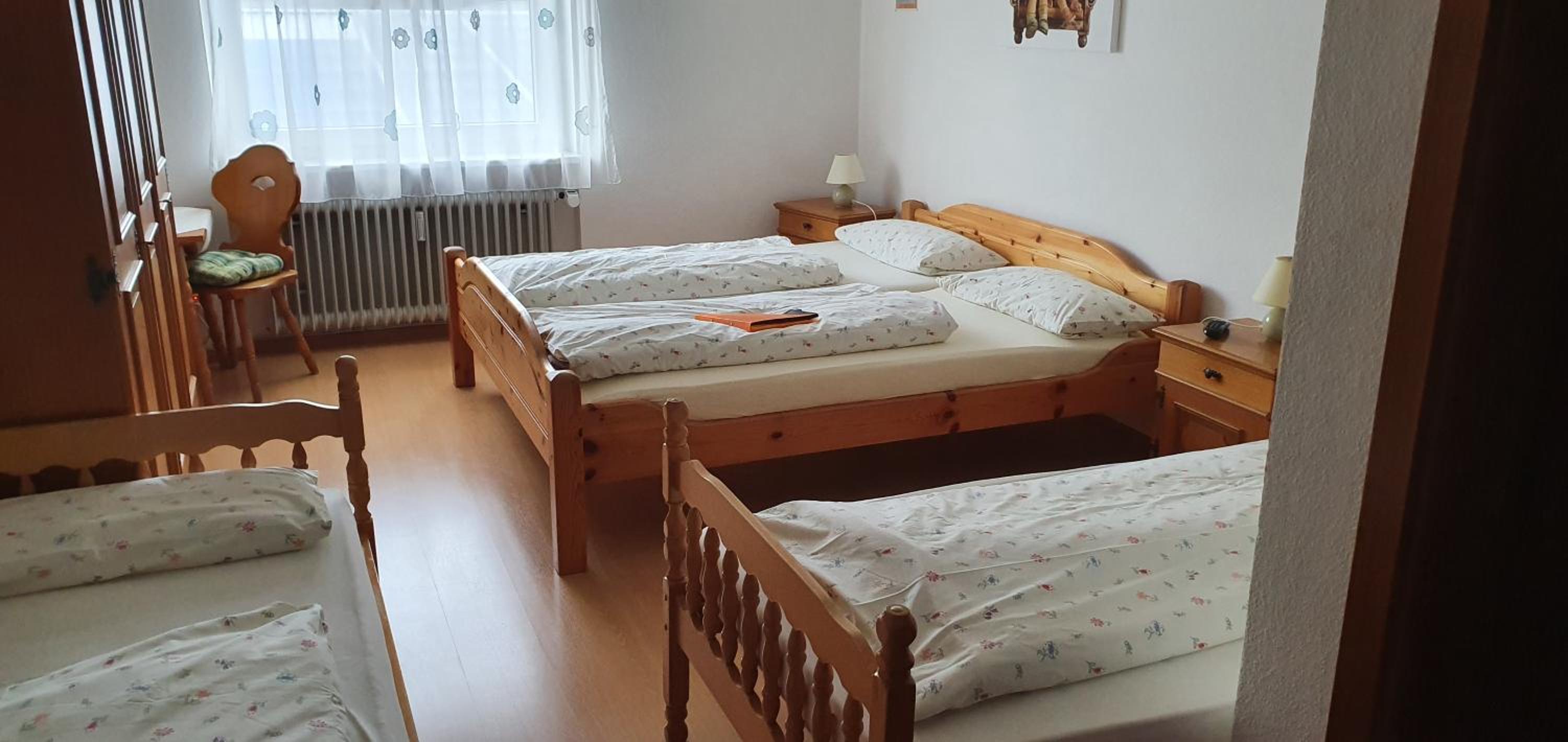 Quadruple Room with Private Bathroom - Photo 29