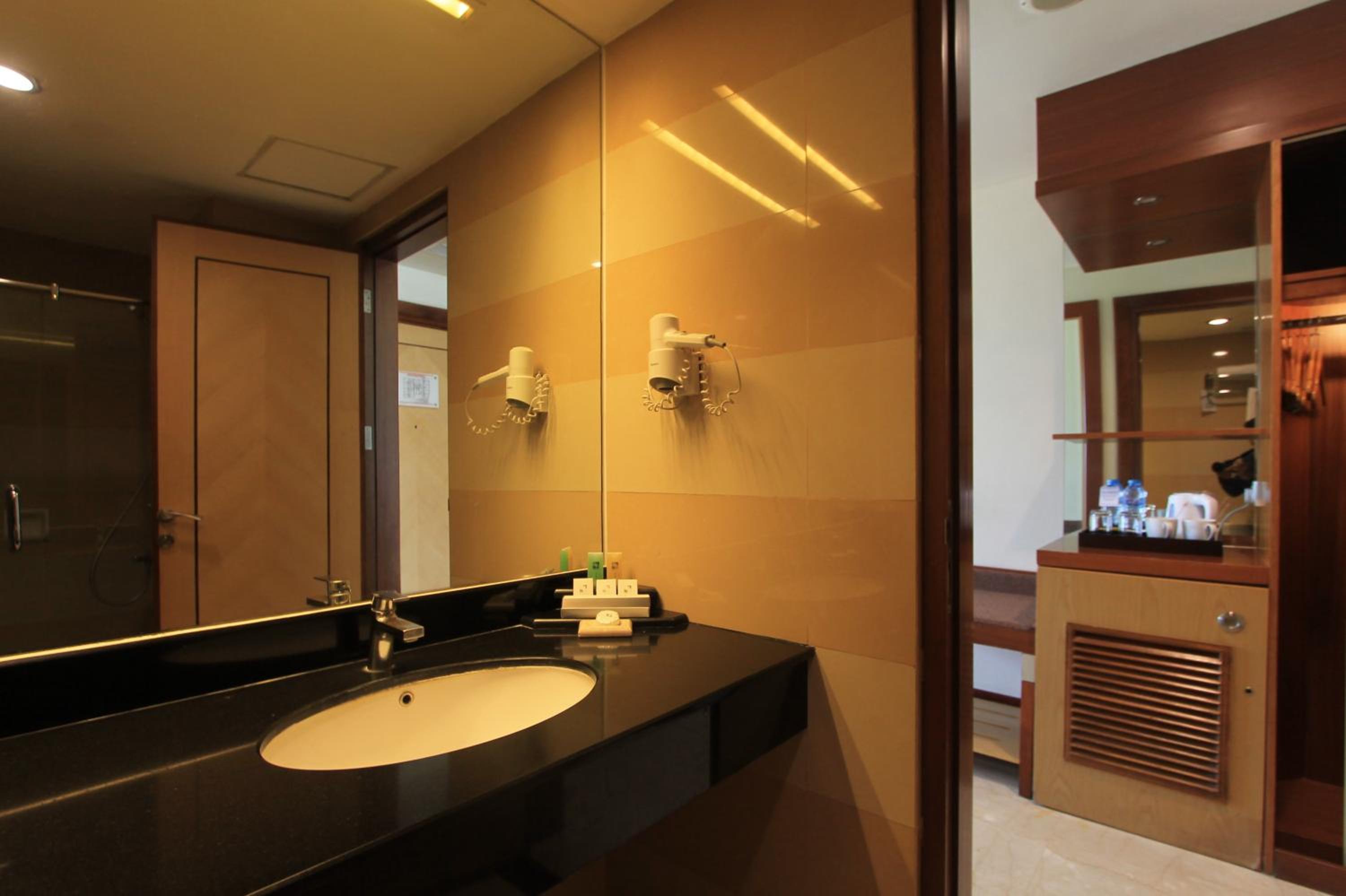 Deluxe Double or Twin Room - Photo 2