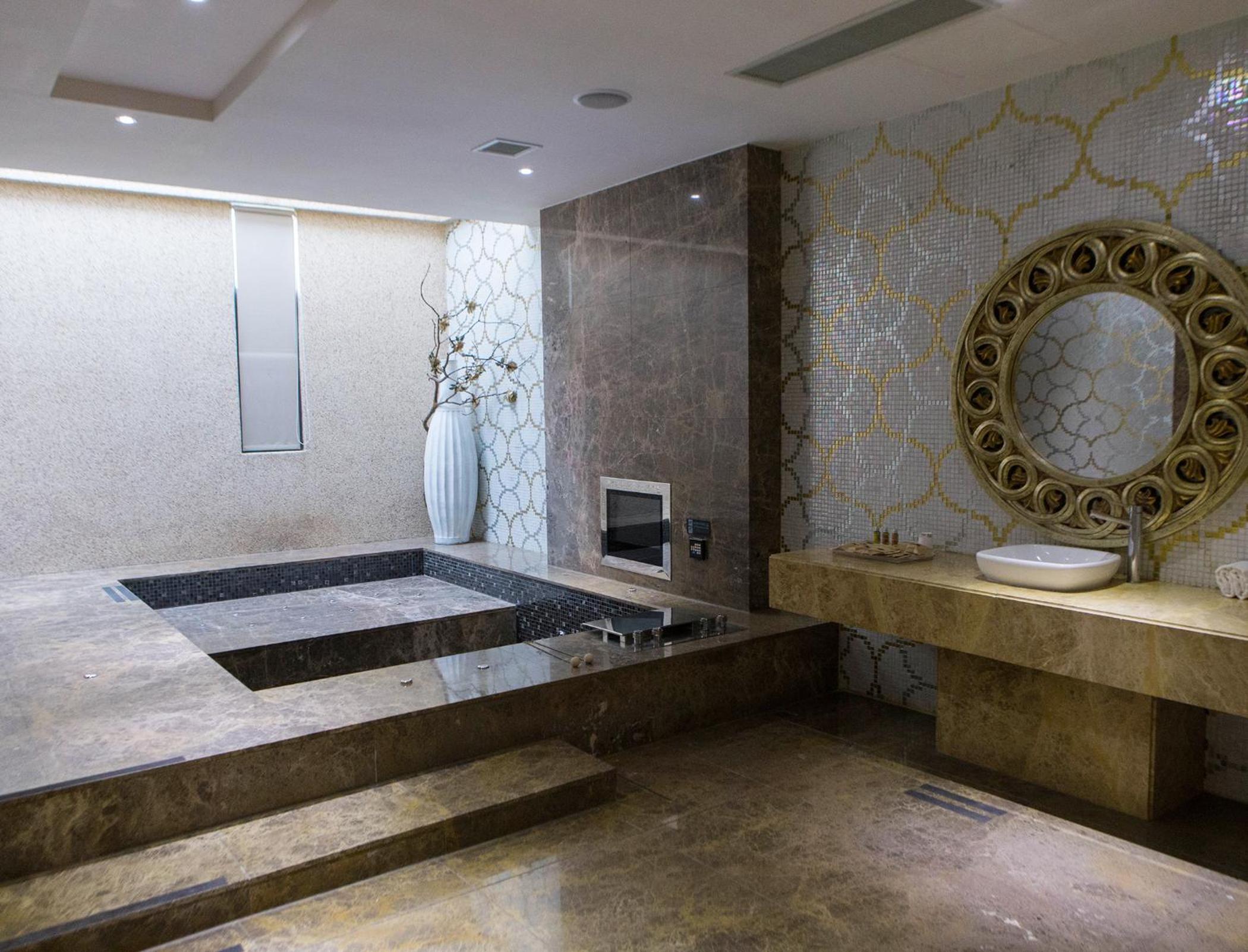 Flagship Suite  - Photo 7
