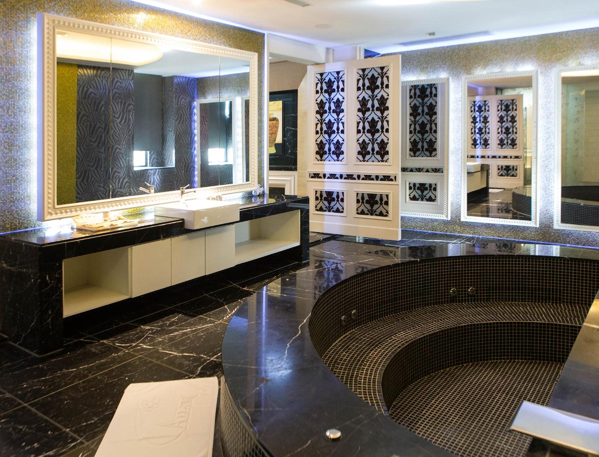 Platinum Suite - Photo 2