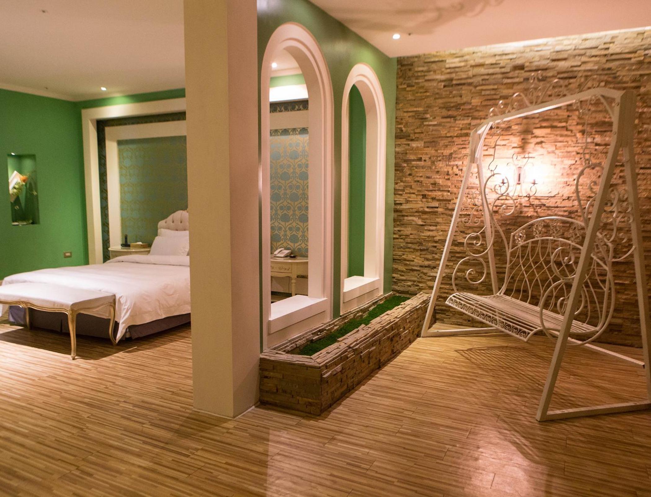 Platinum Suite - Photo 8