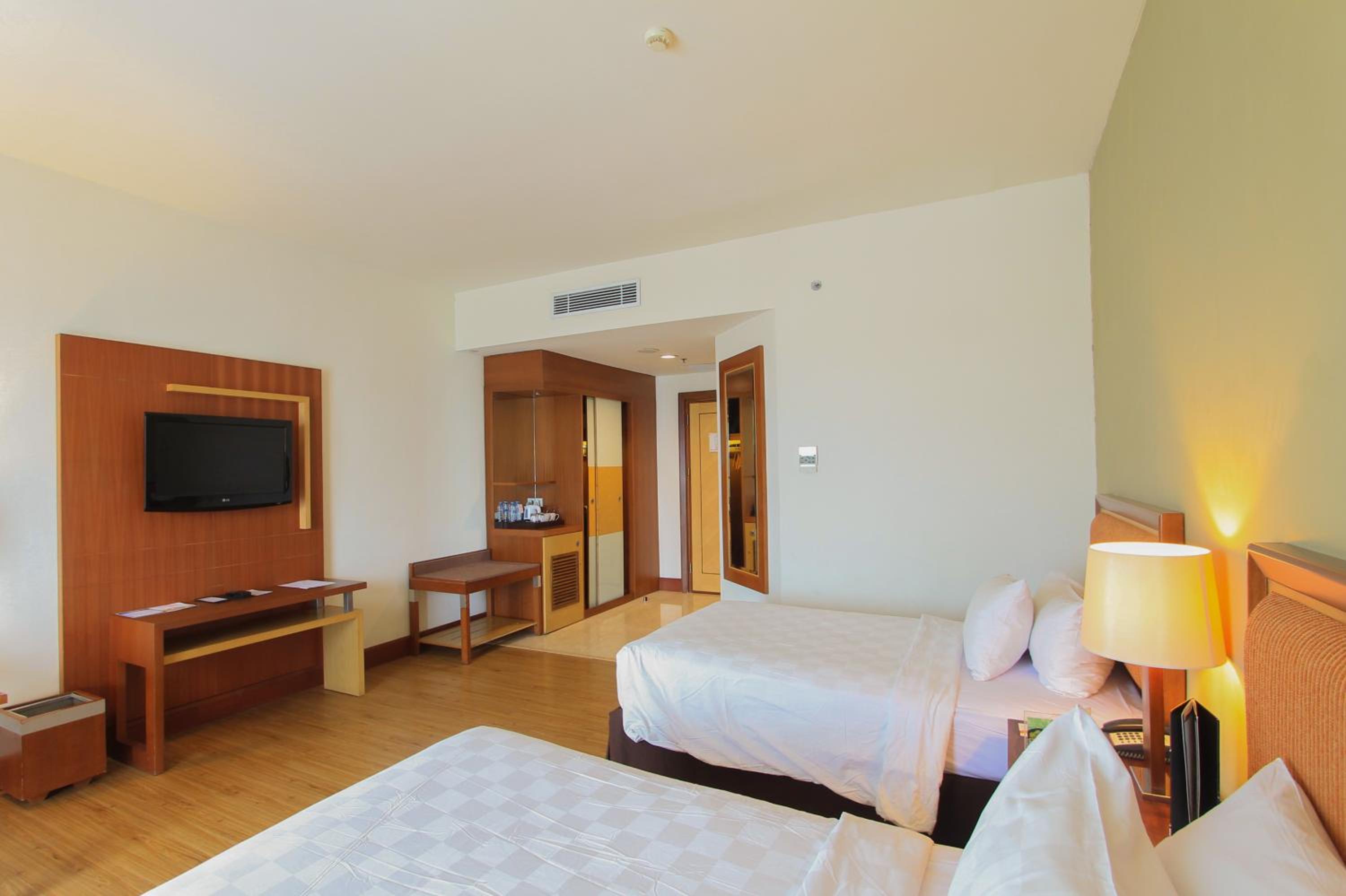 Superior Deluxe Twin Room - Photo 4