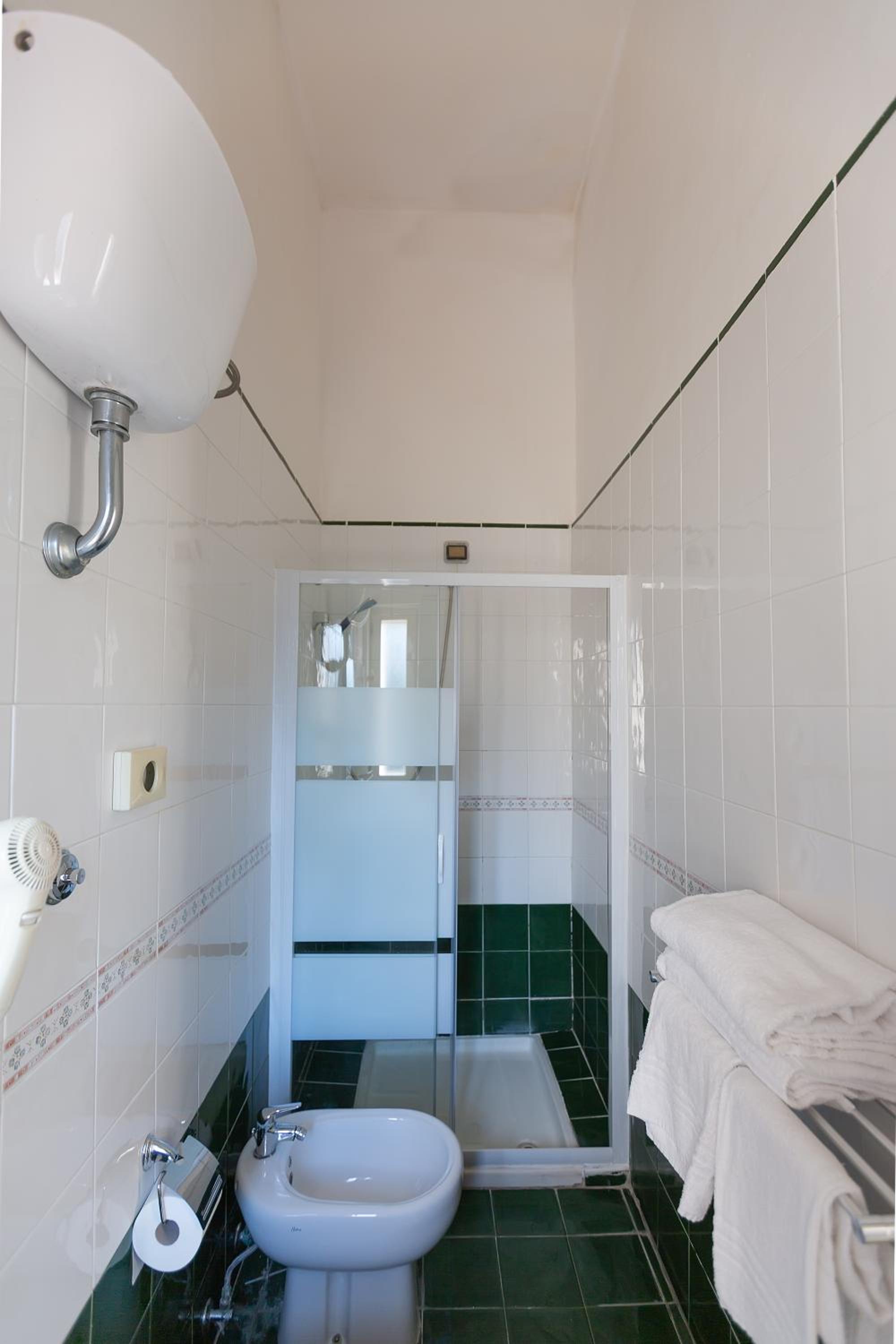 Standard Double Room - Photo 2