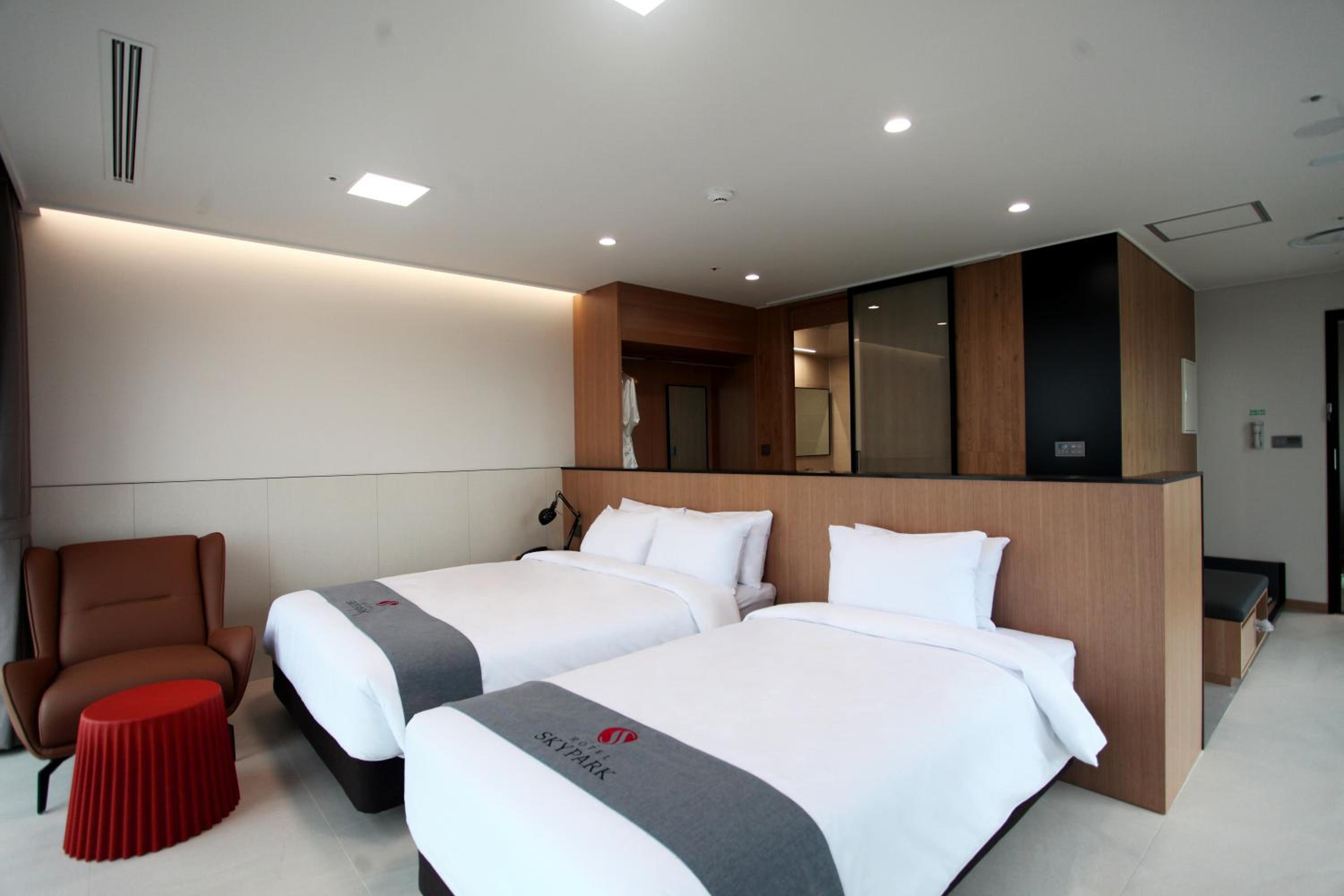 Corner Deluxe Twin - Photo 6