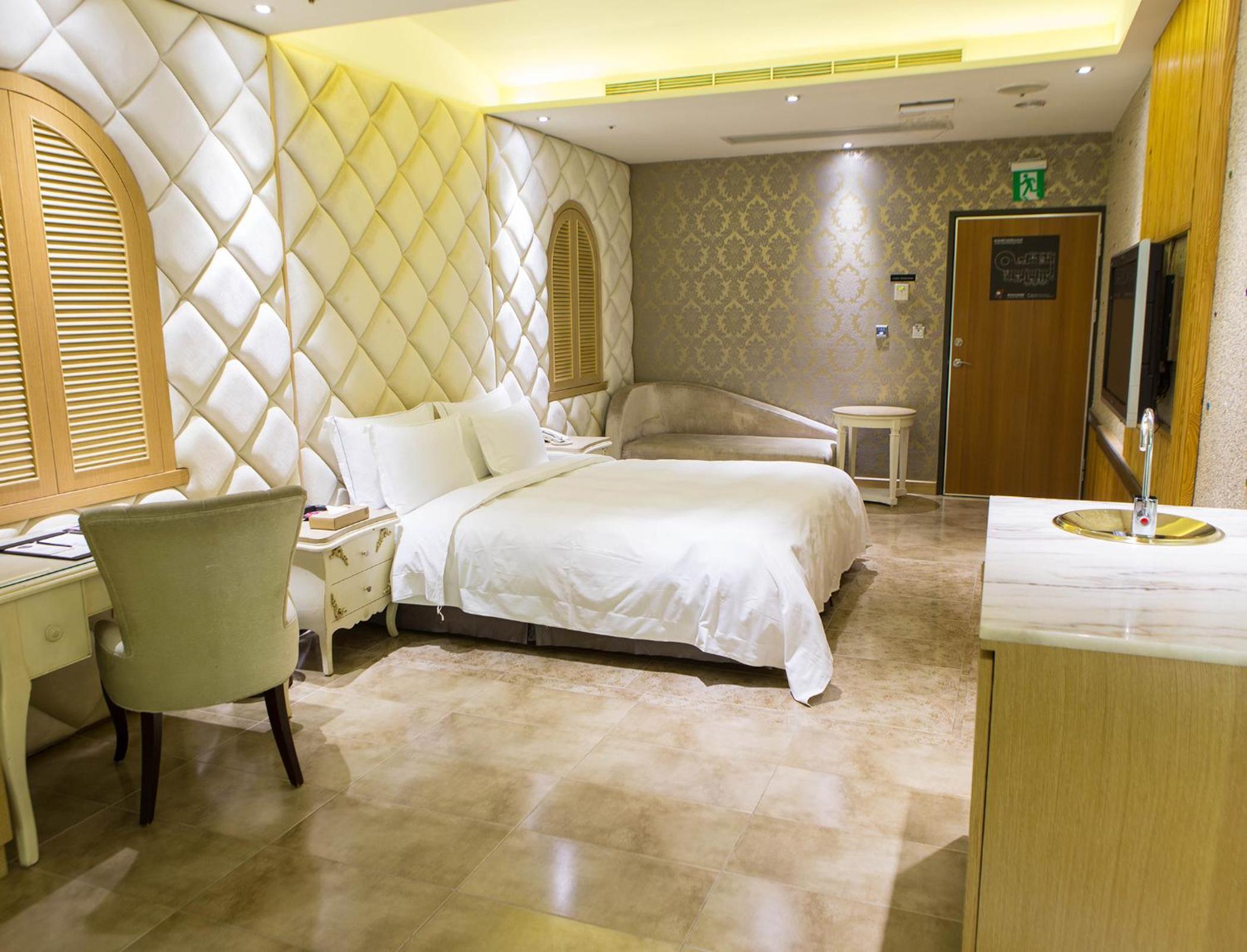 Diamond Suite photo 1