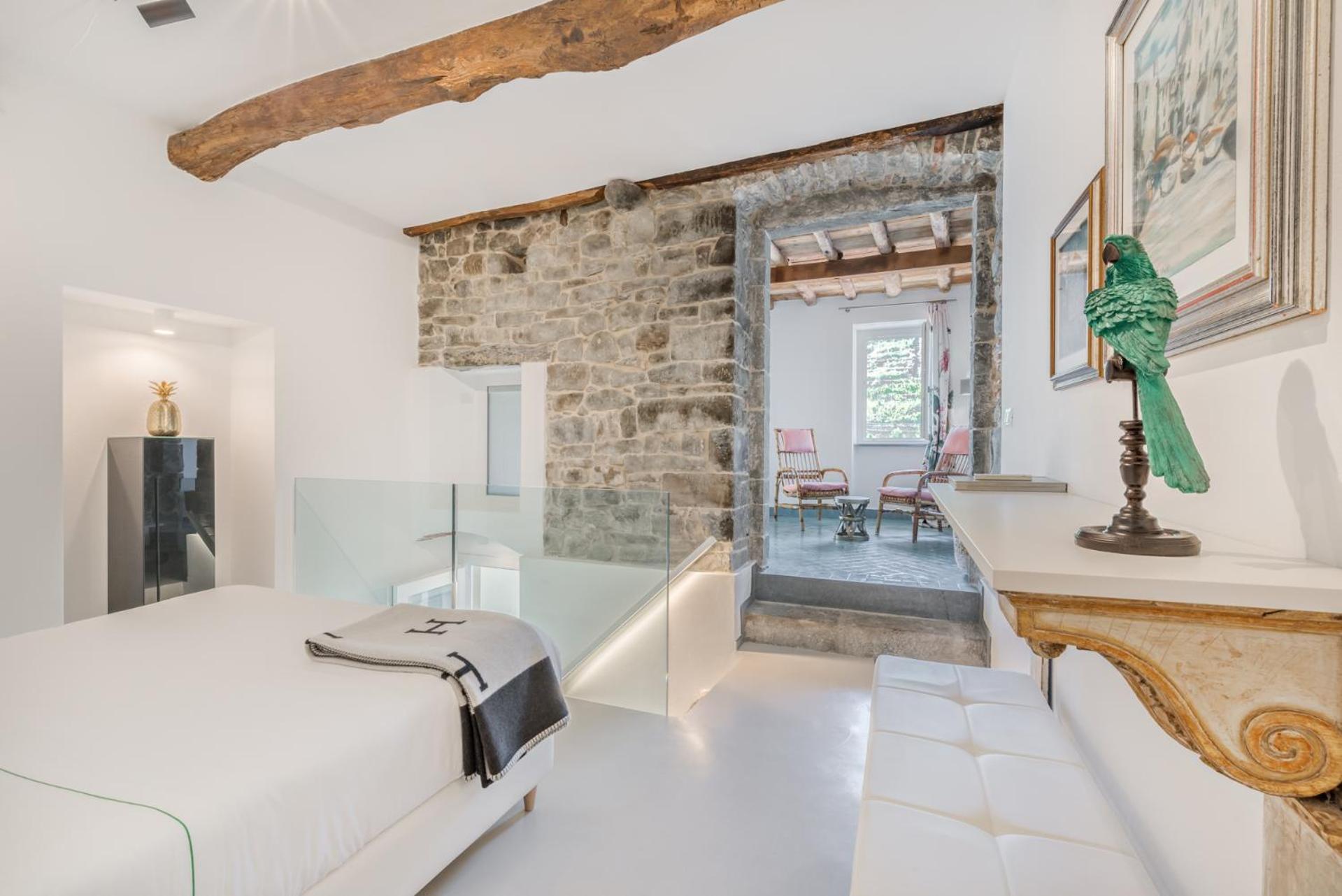 Duplex Suite - Photo 4
