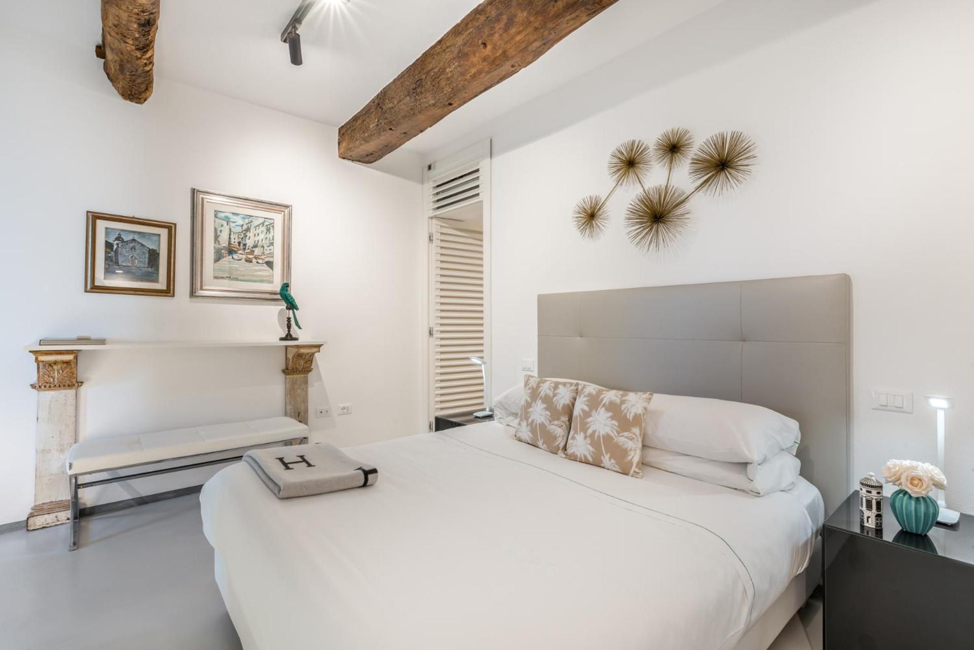 Duplex Suite - Photo 3