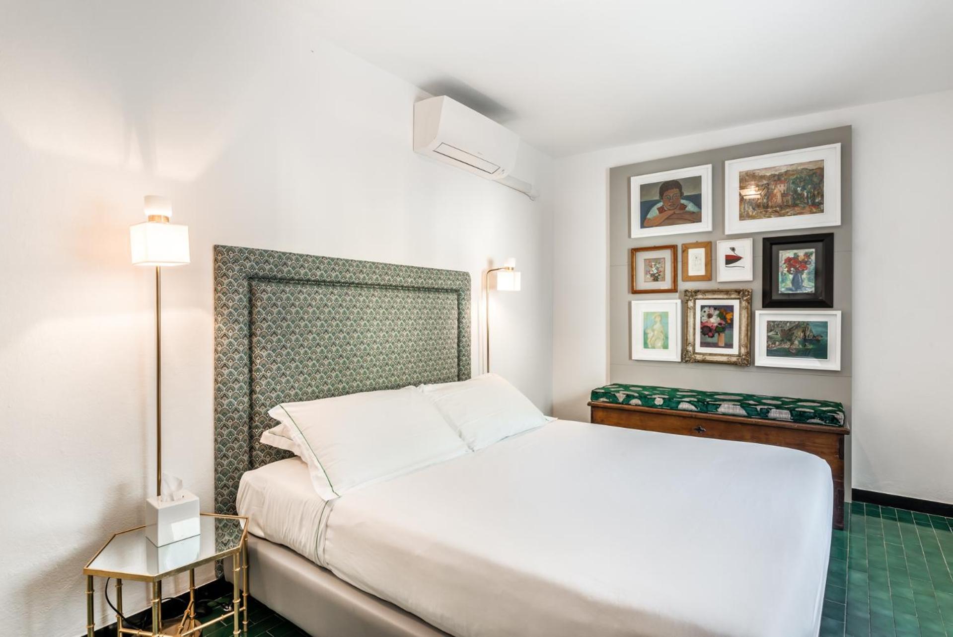 Two-Bedroom Suite - Photo 4