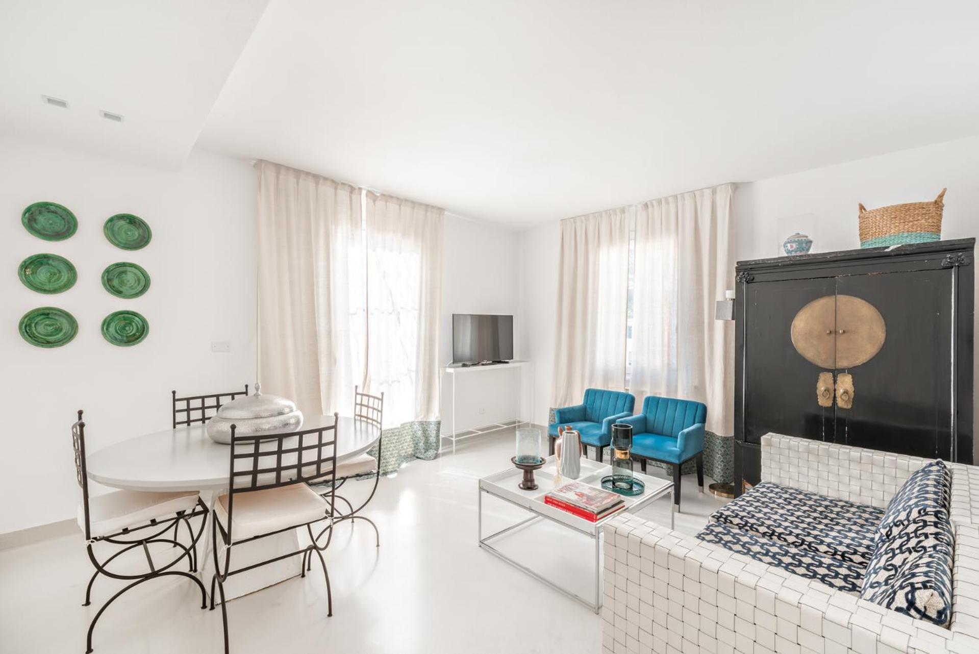 Two-Bedroom Suite - Photo 7