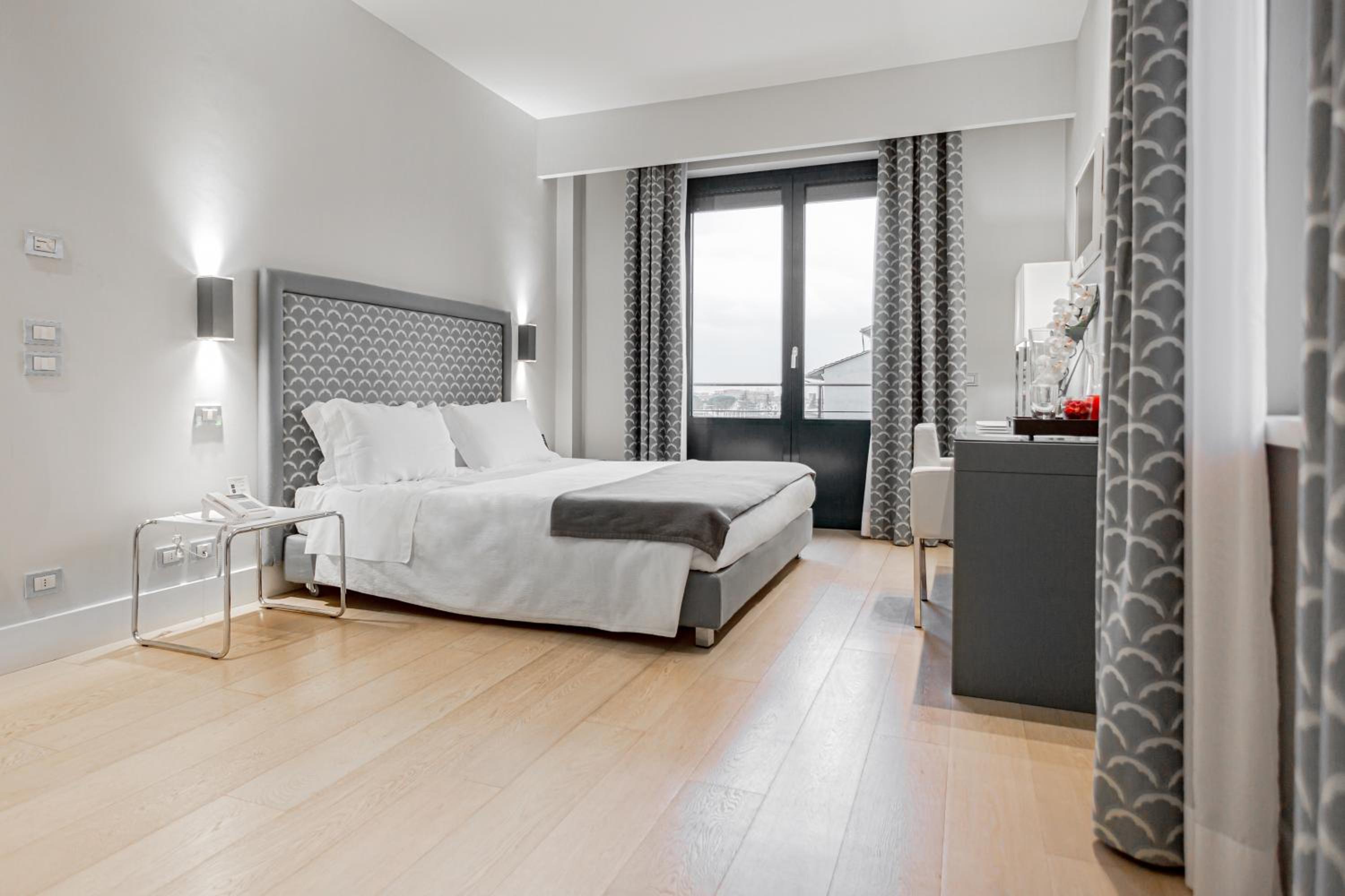Deluxe Triple Room - Photo 10