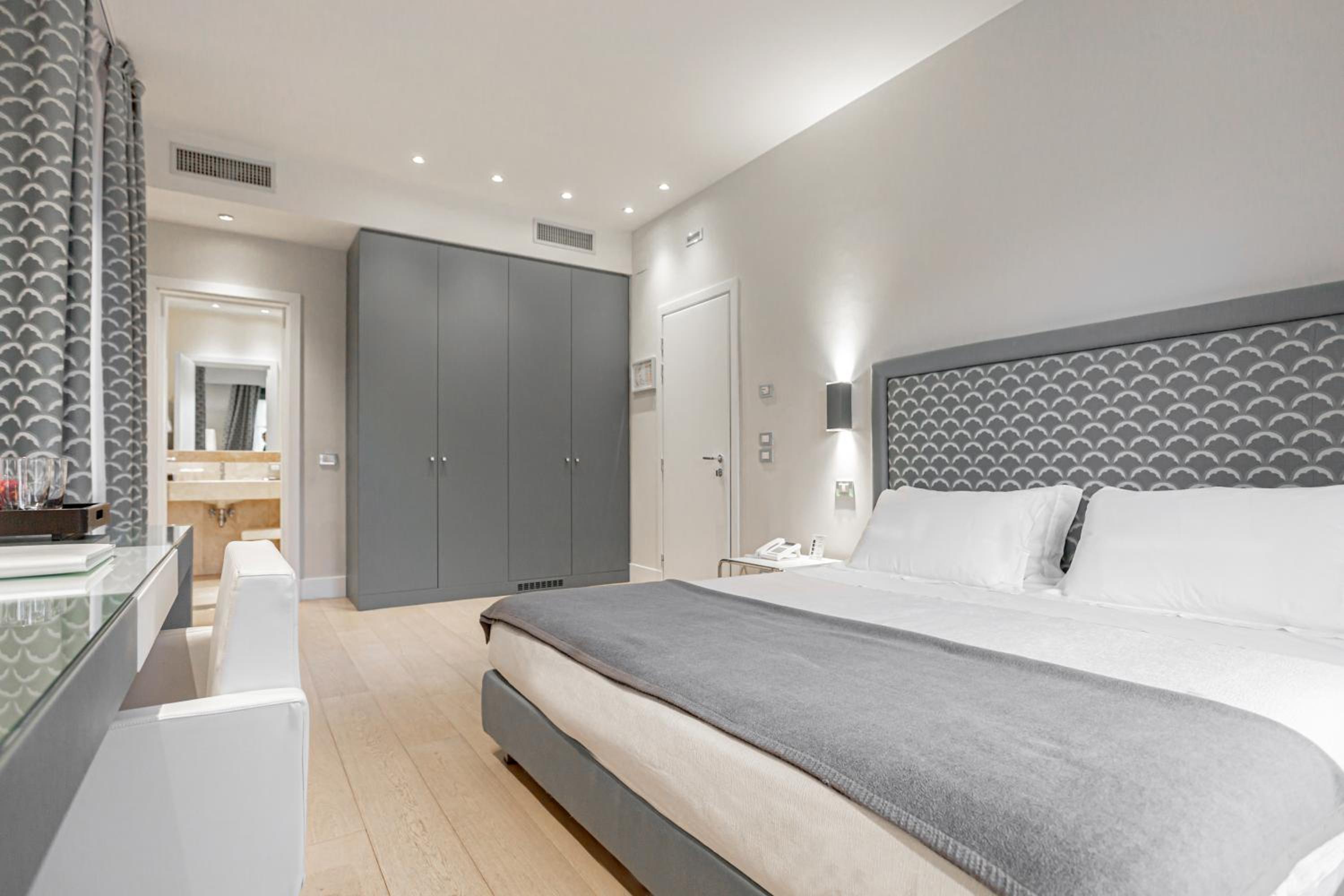 Deluxe Triple Room - Photo 1
