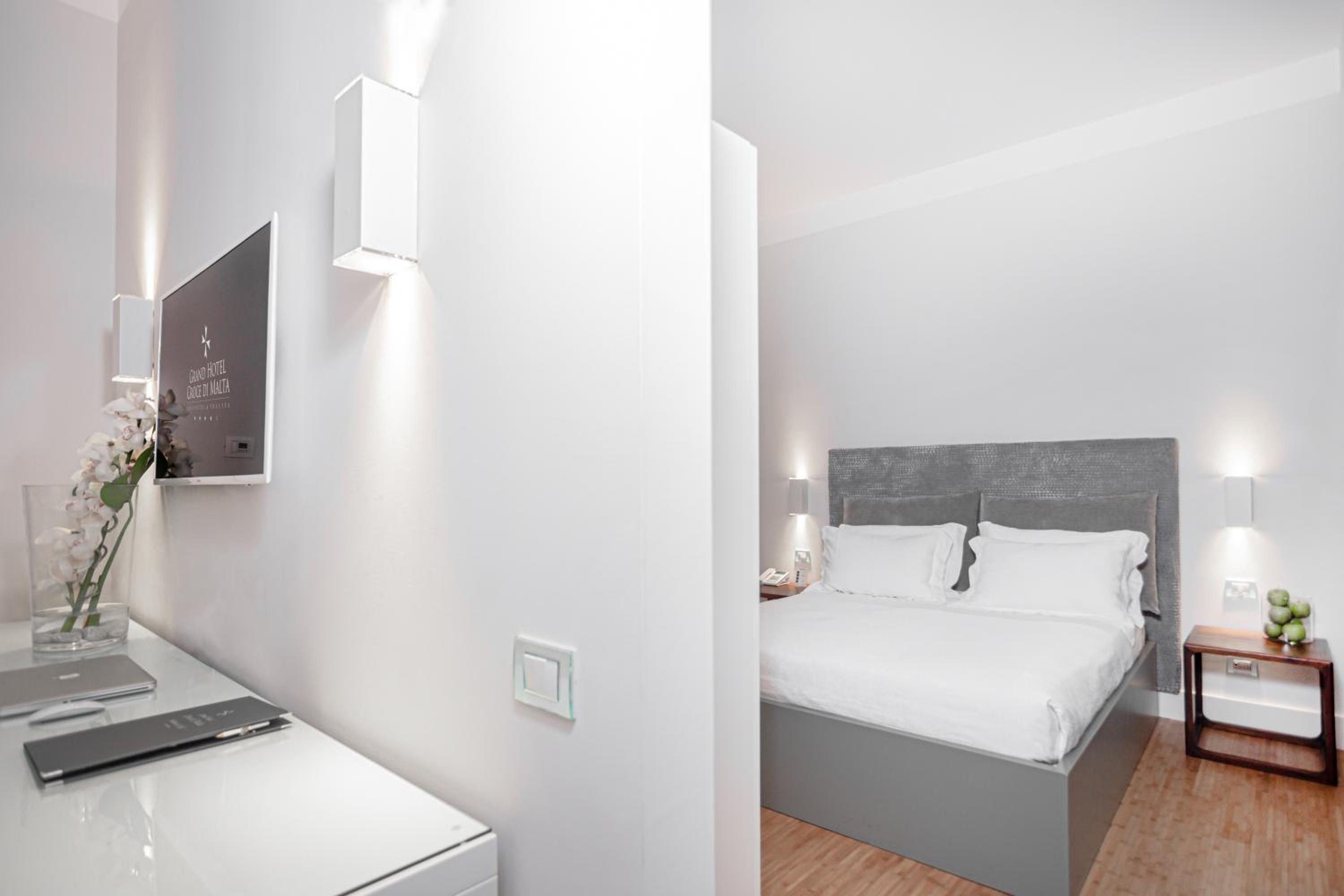 Deluxe Triple Room - Photo 11