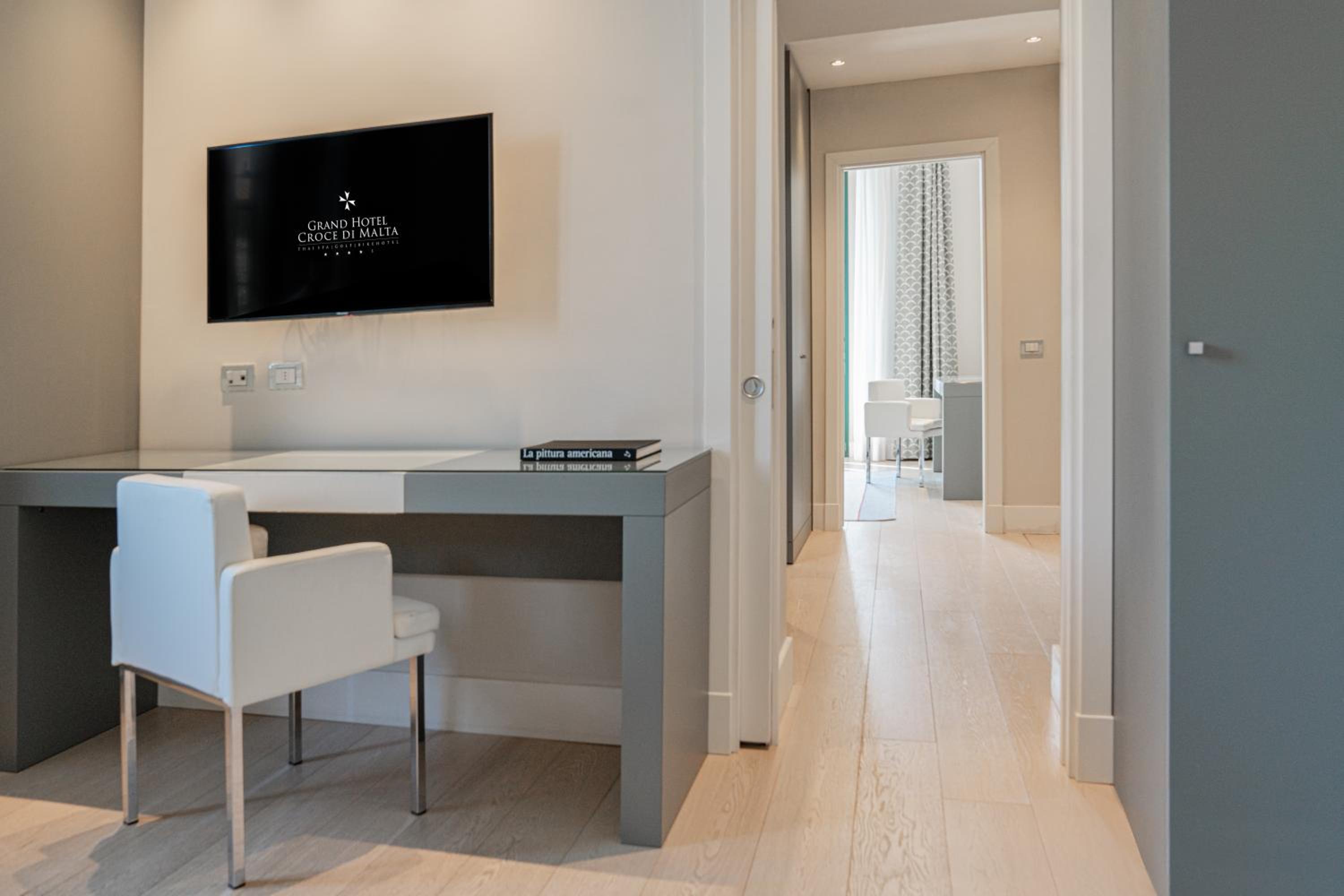 Junior Suite - Photo 13