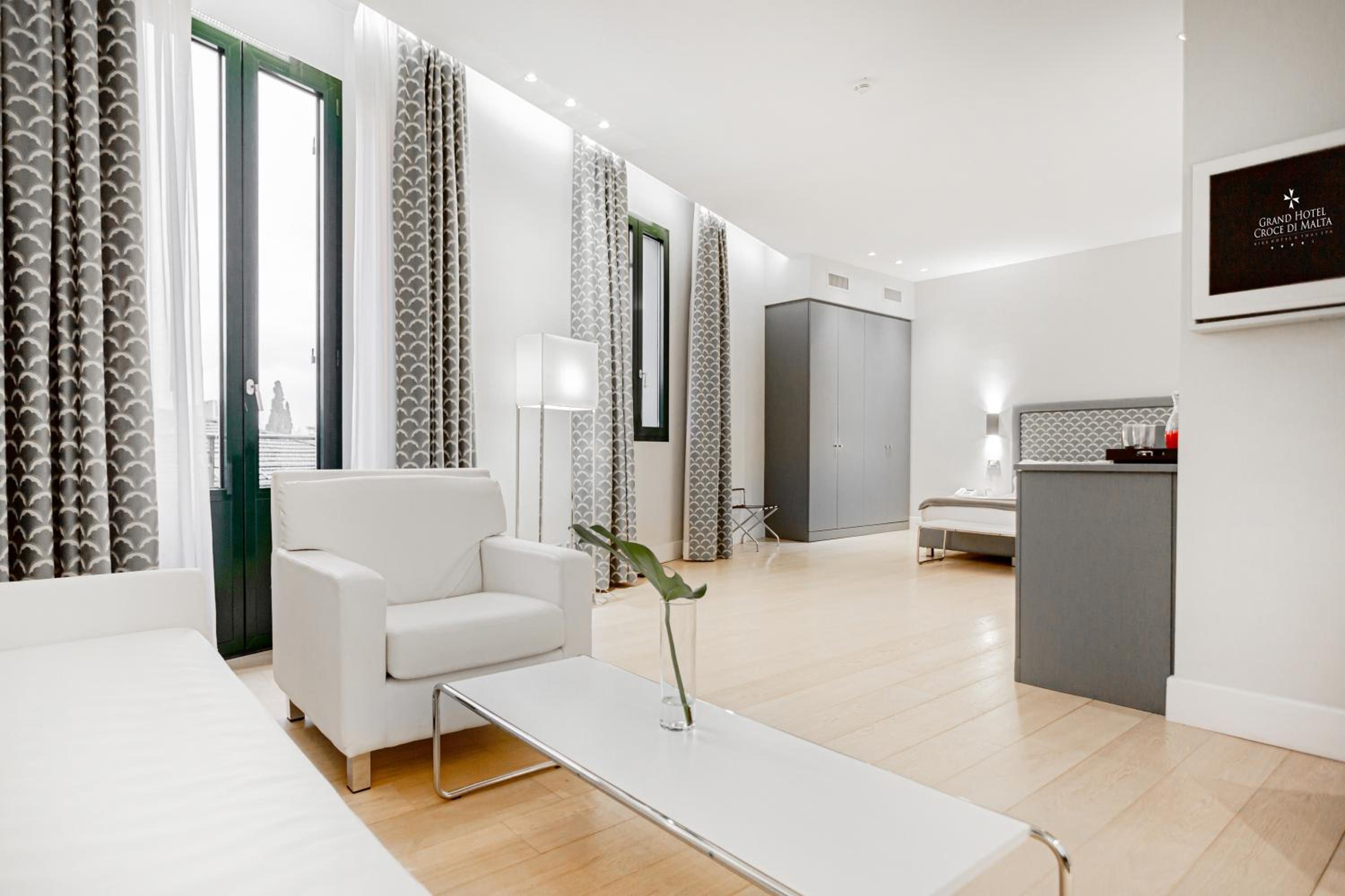 Junior Suite - Photo 6