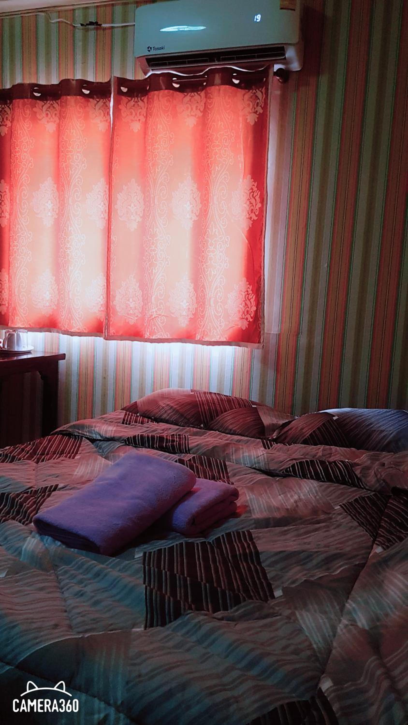 Small Double Room - Photo 10