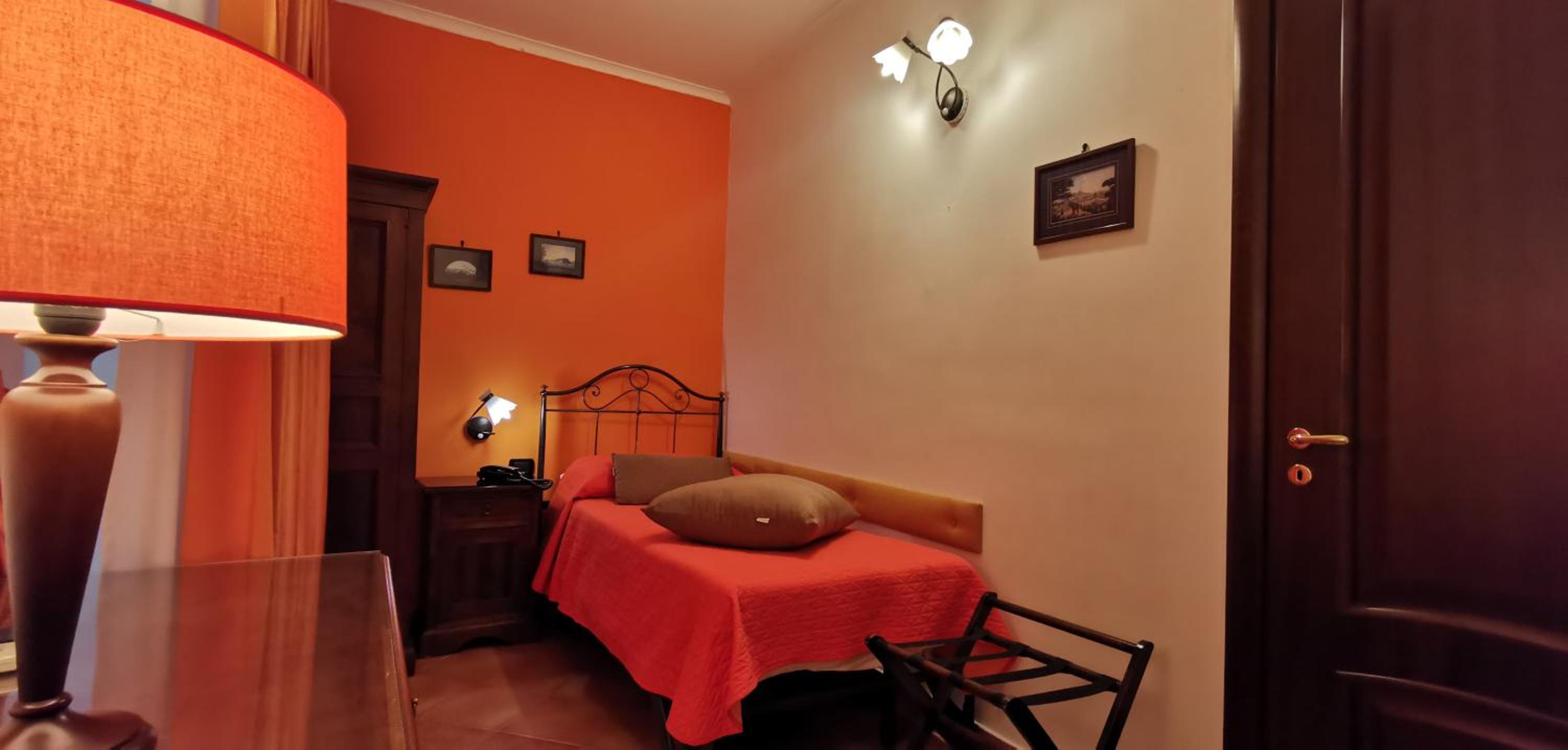 Single Room photo 3