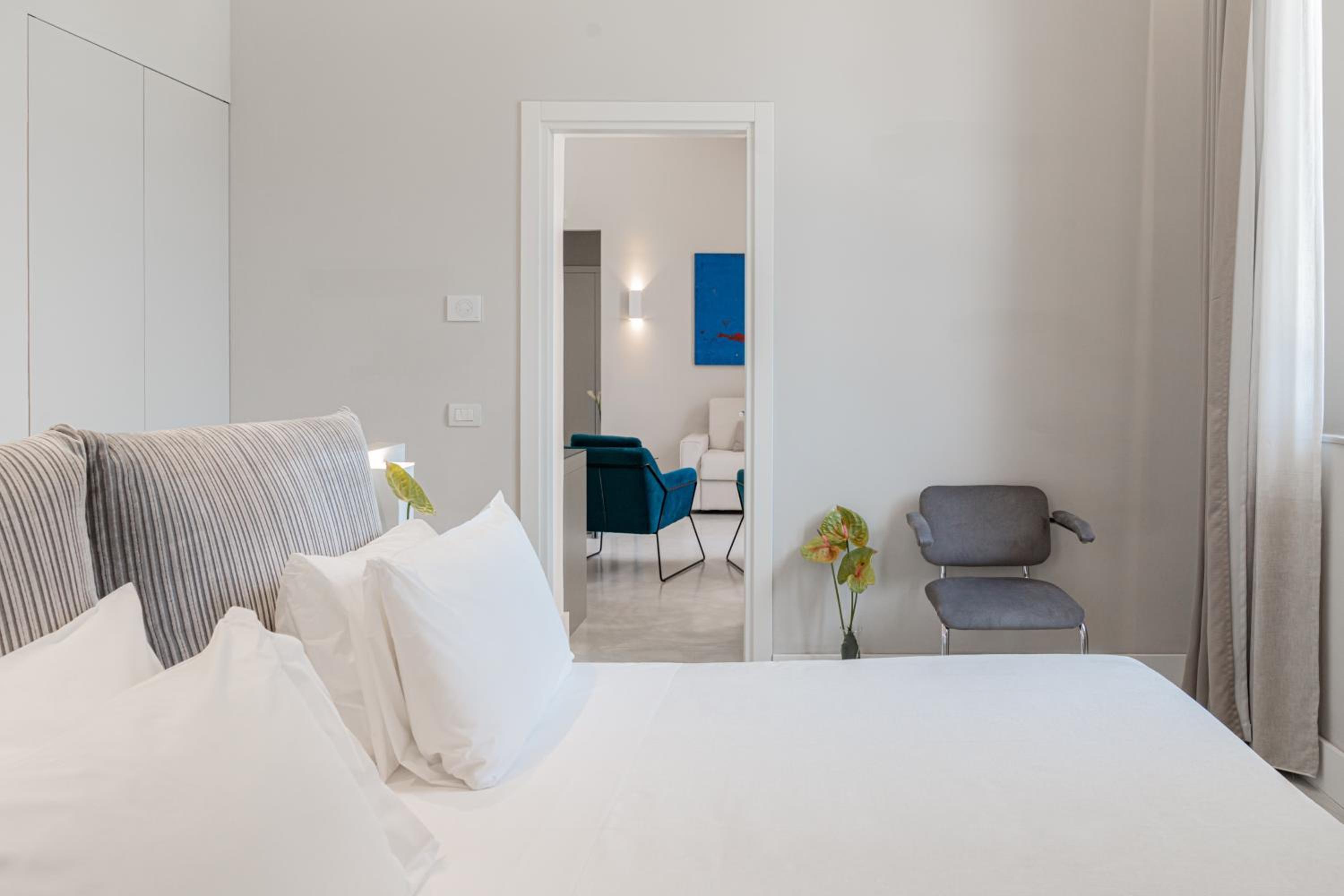 Suite - Photo 8