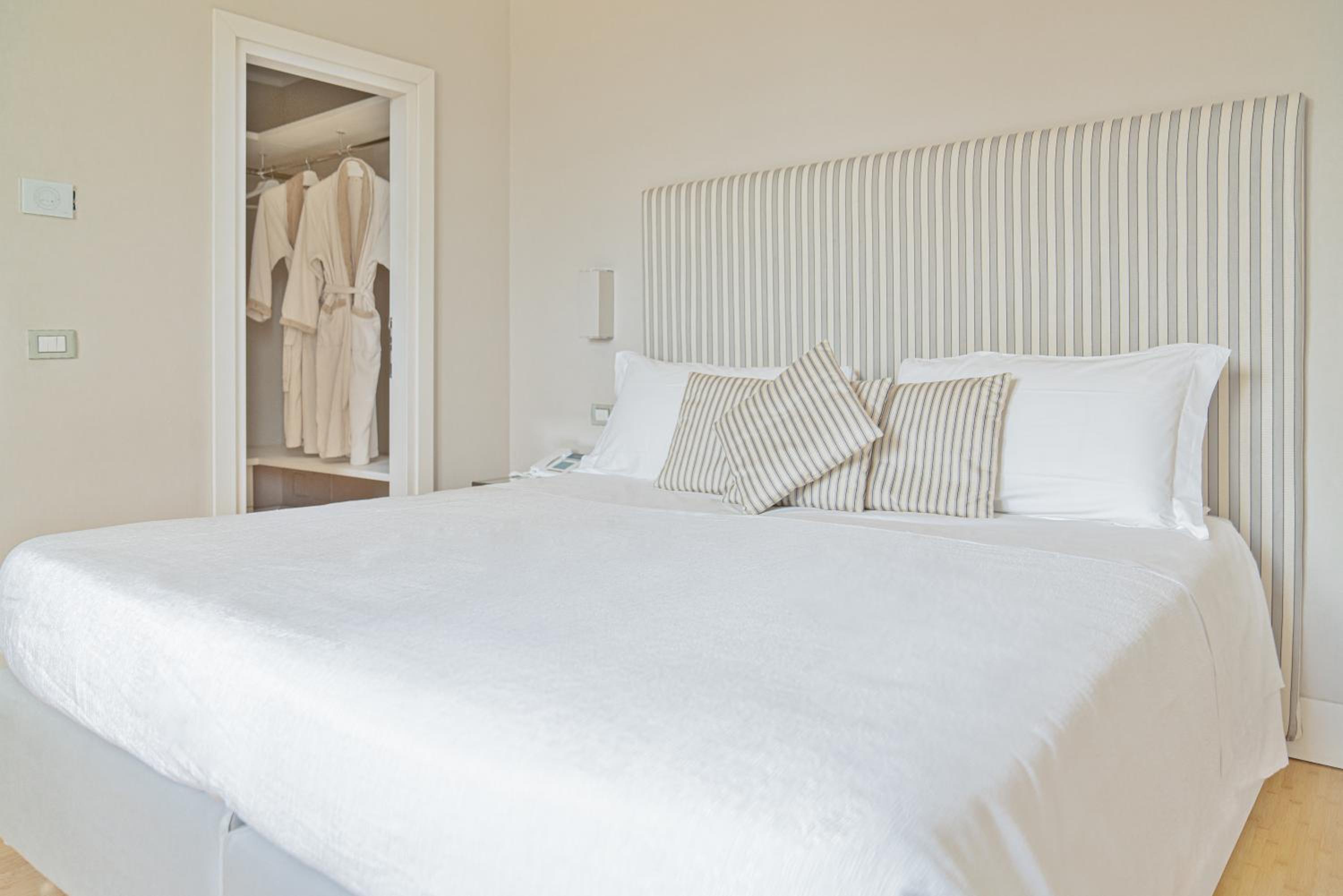 Suite with Terrace - Photo 3