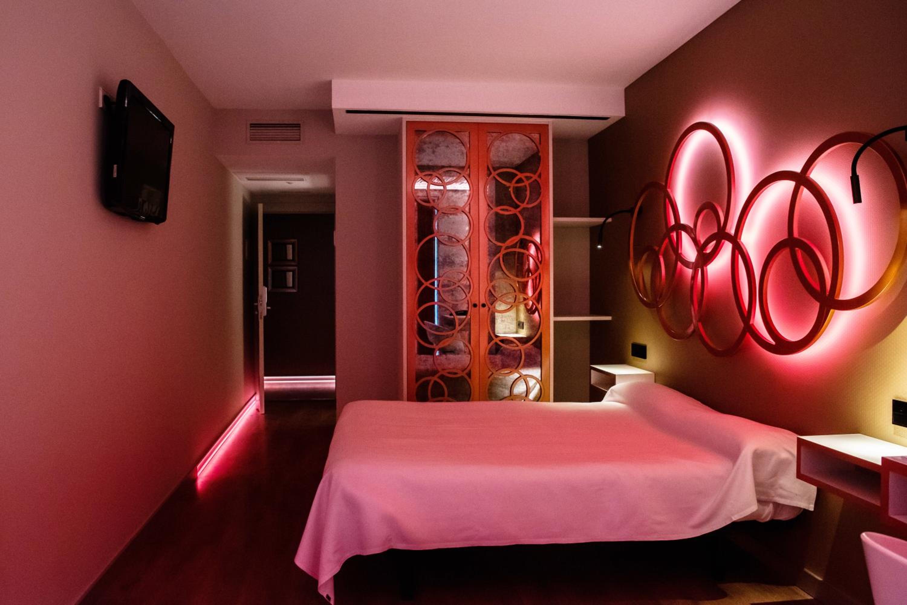 Double or Twin Room - Photo 7