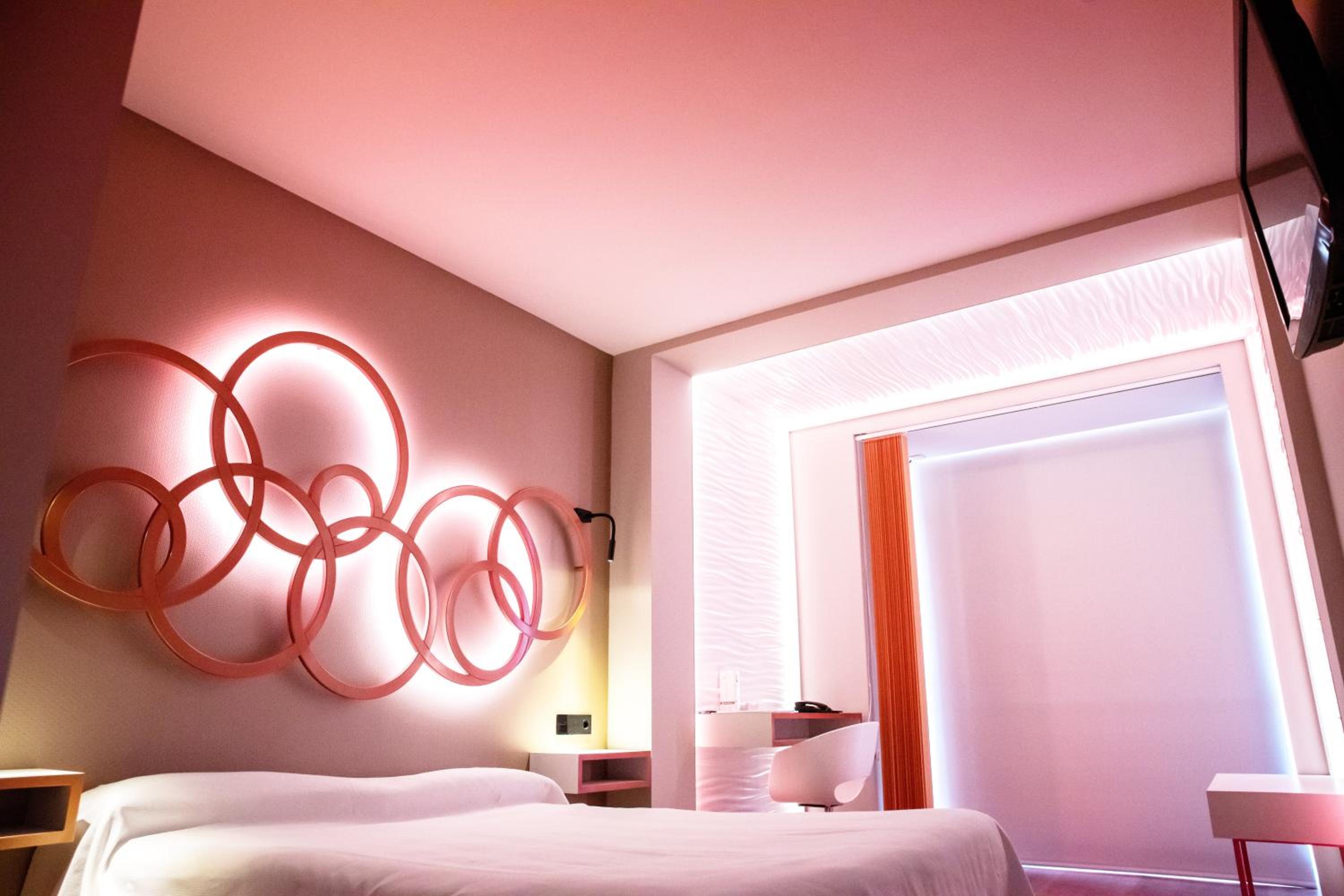 Double or Twin Room - Photo 5