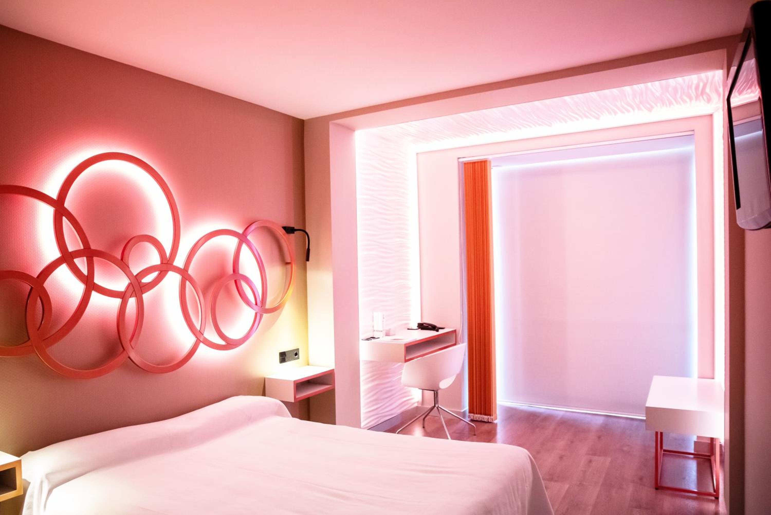 Double or Twin Room - Photo 4