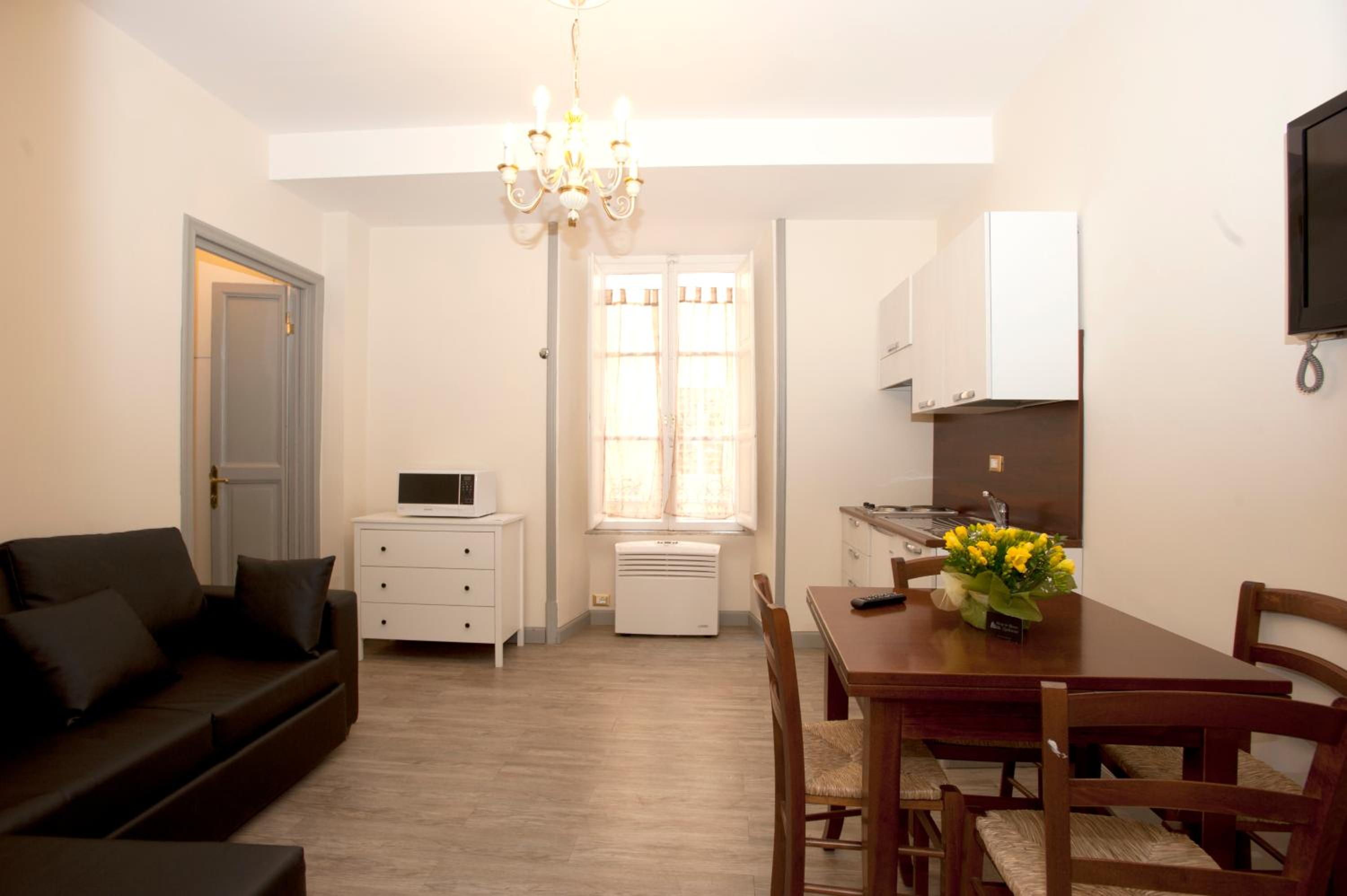 Three-Bedroom Apartment photo 3