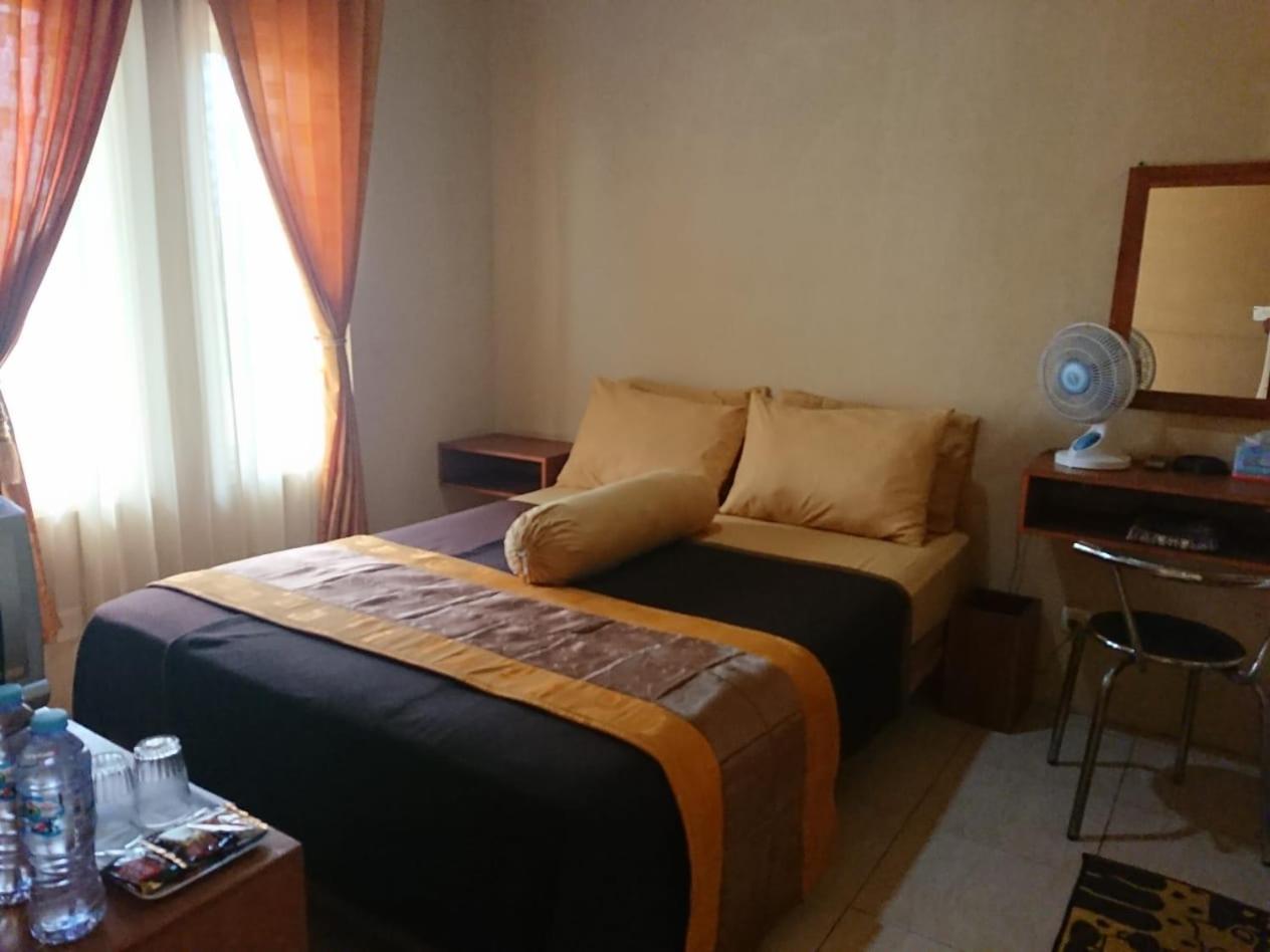 Budget Double Room photo 2