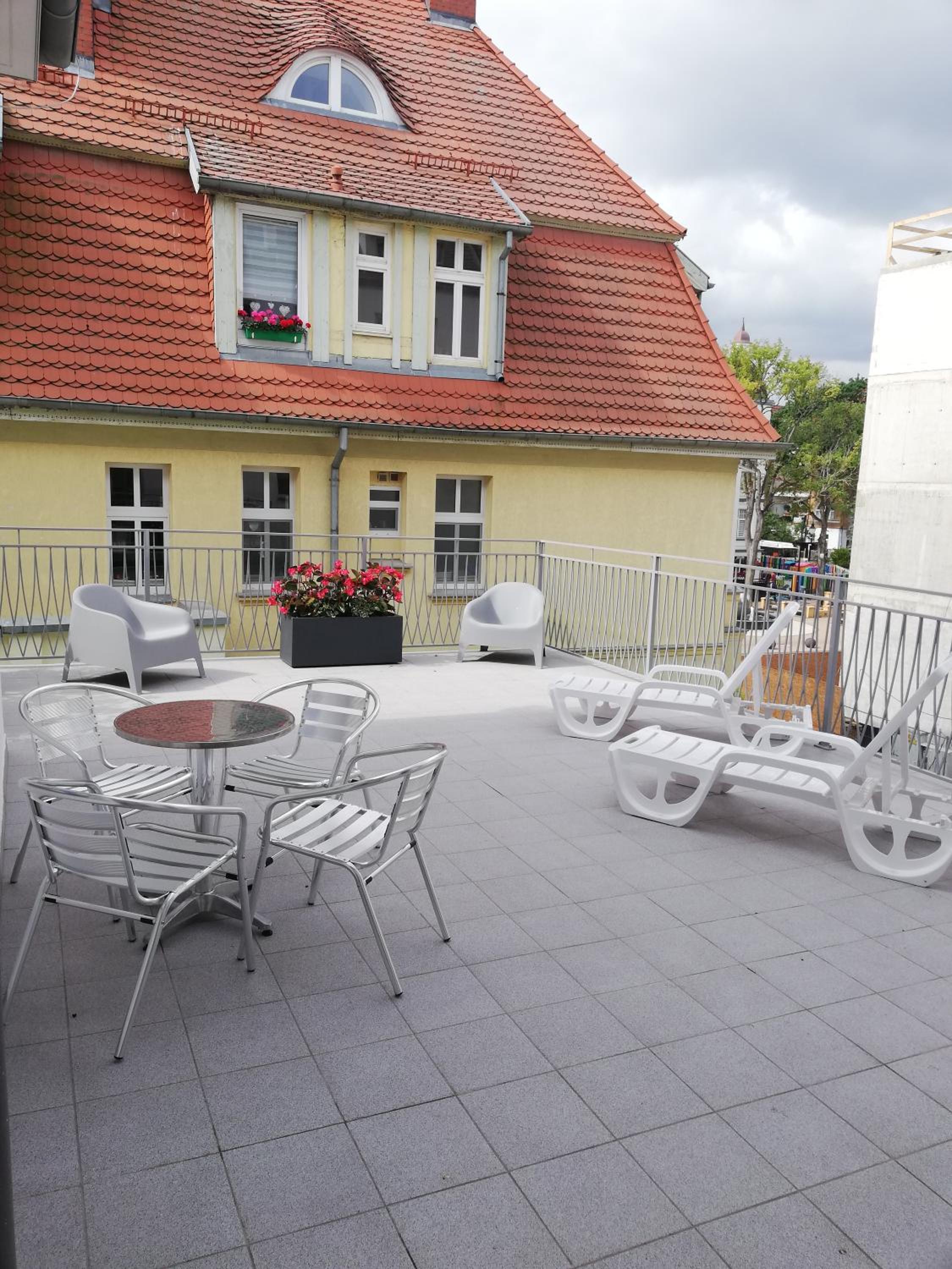 Apartment with Terrace - Photo 3