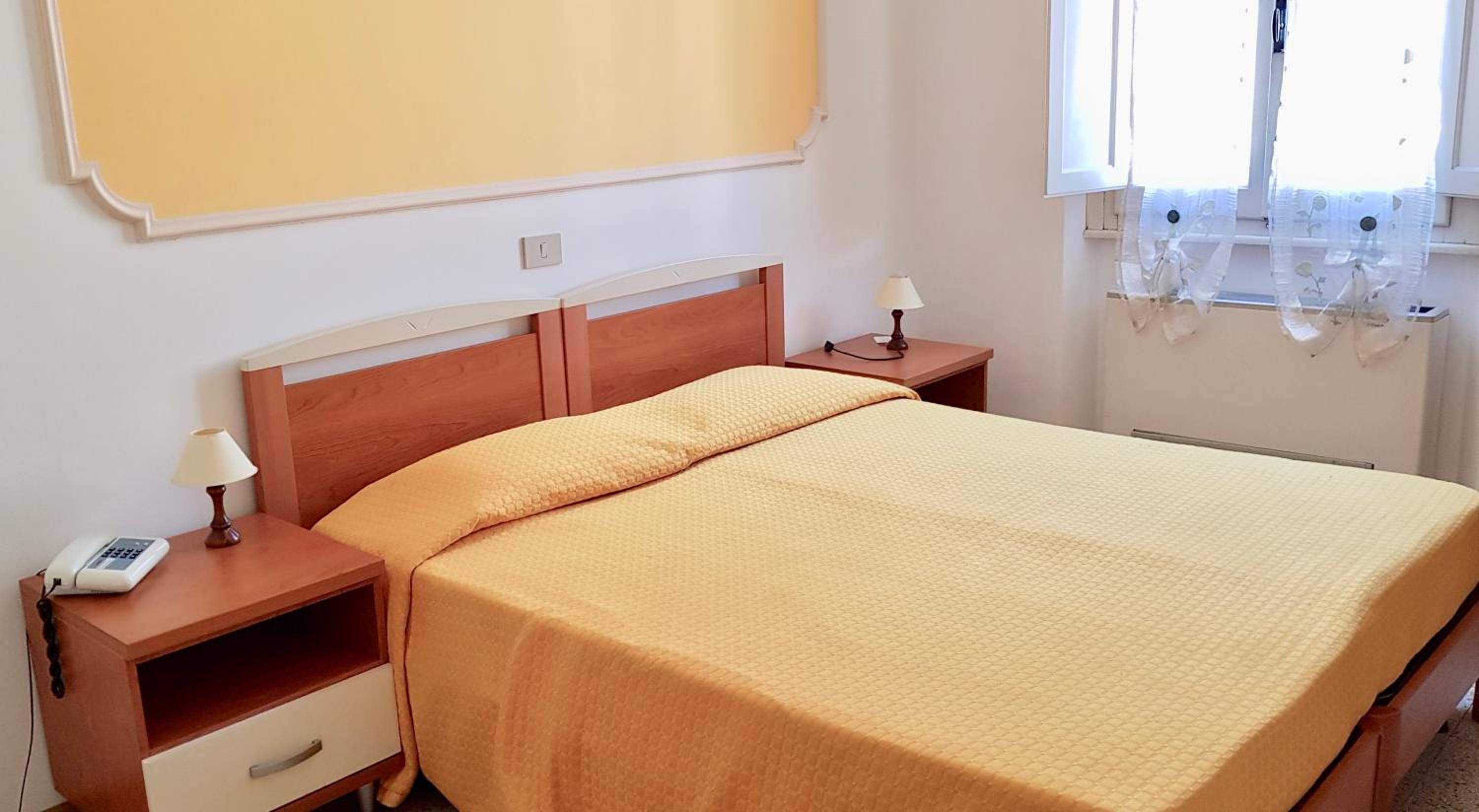 Double Room (1 Adult)