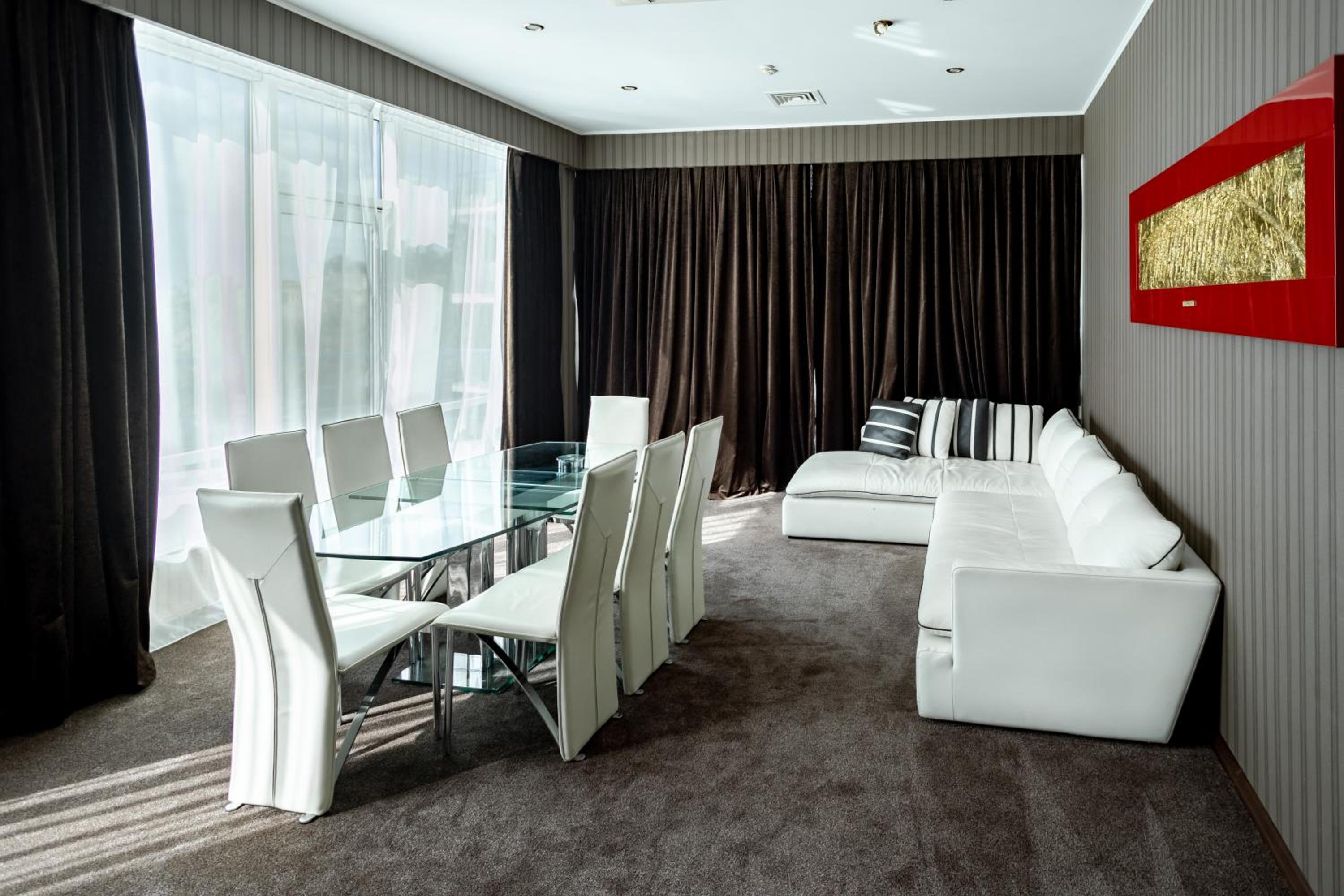 Deluxe Suite with Sea View