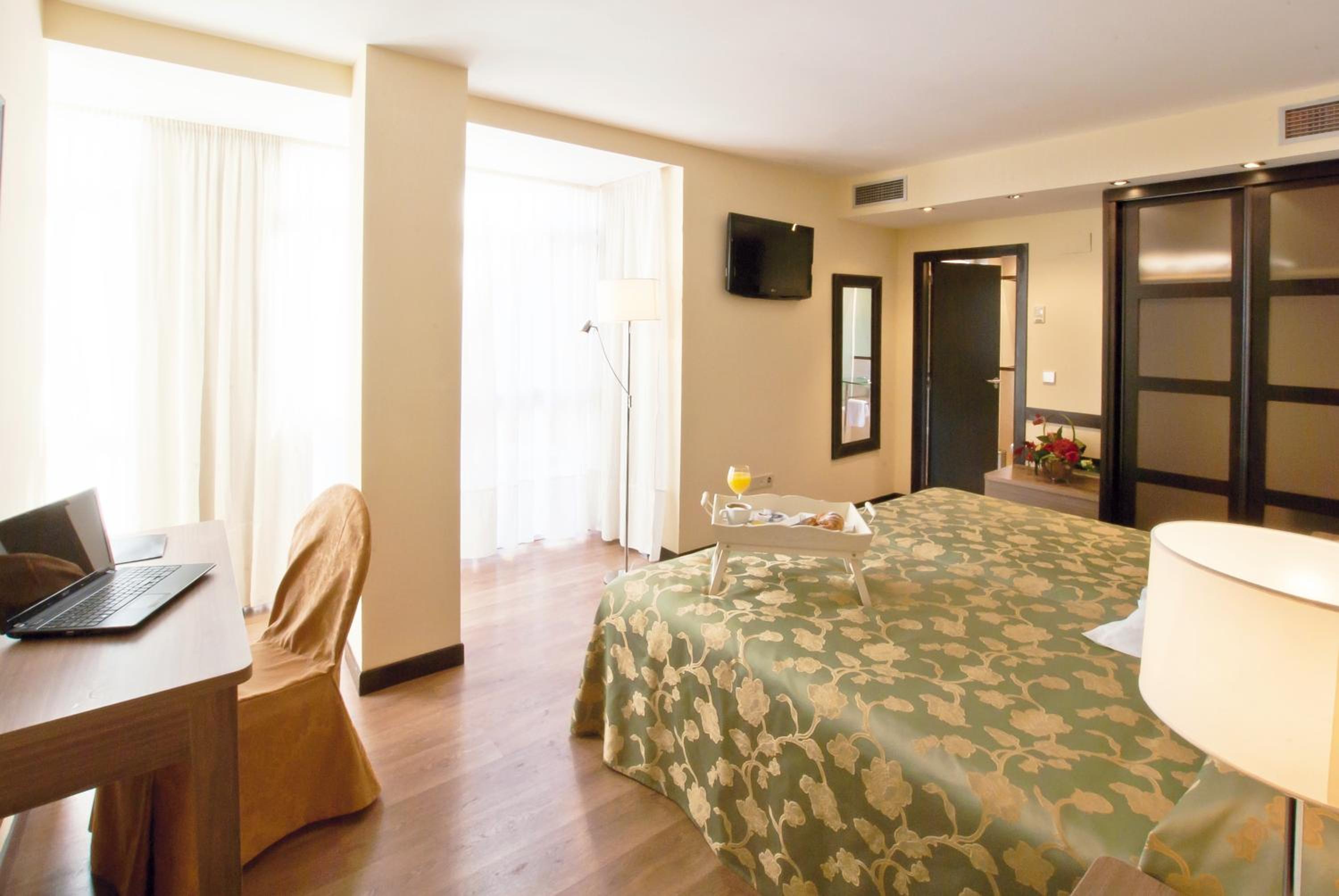 Superior Double Room - Photo 1