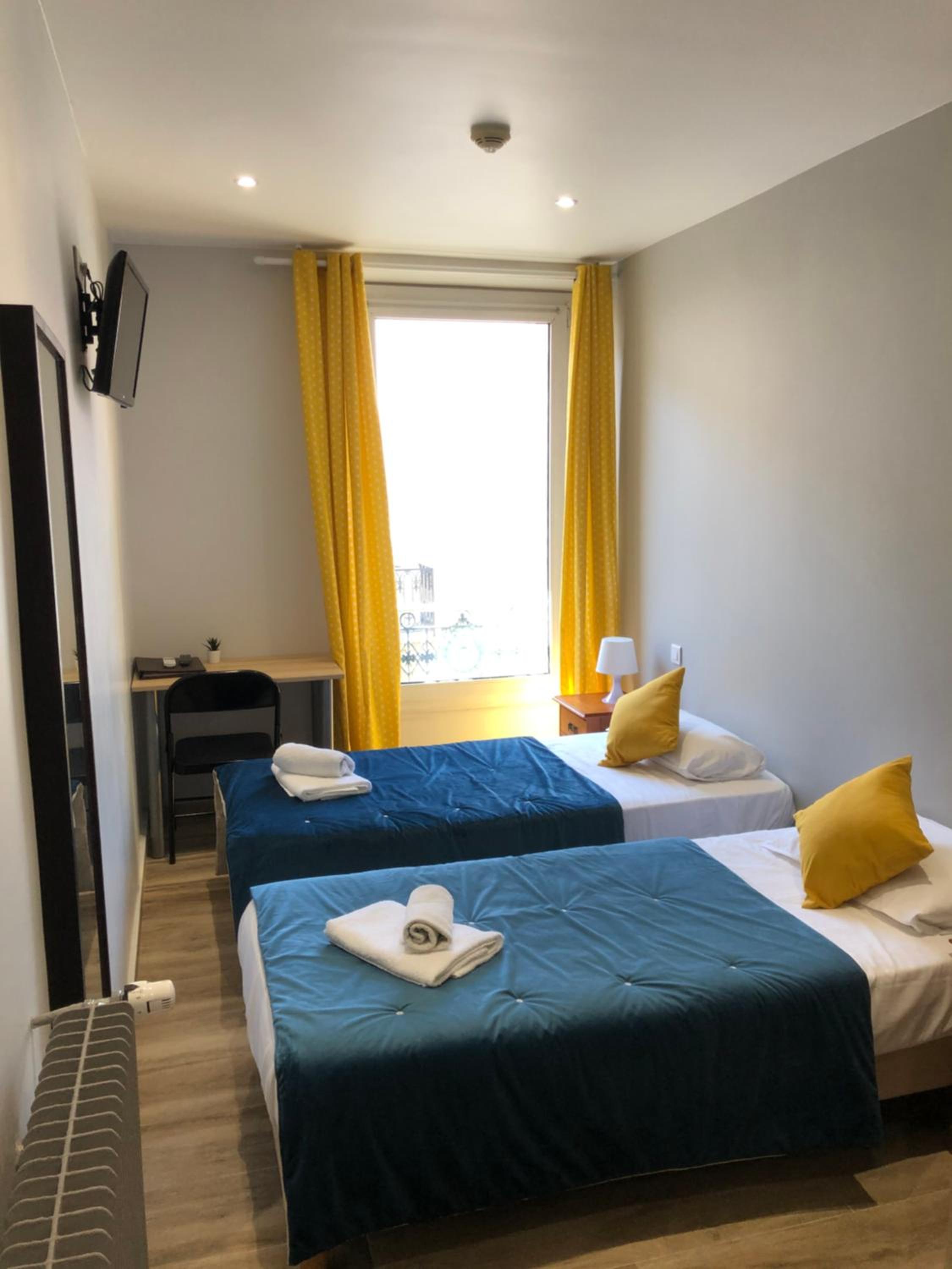 Twin Room - Photo 1