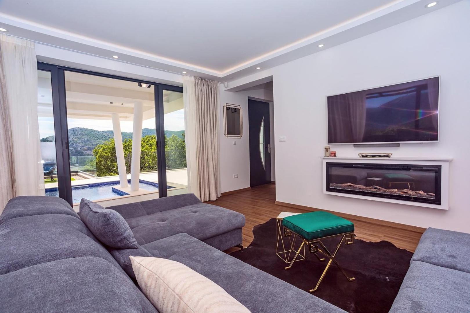 Villa com Piscina Privada