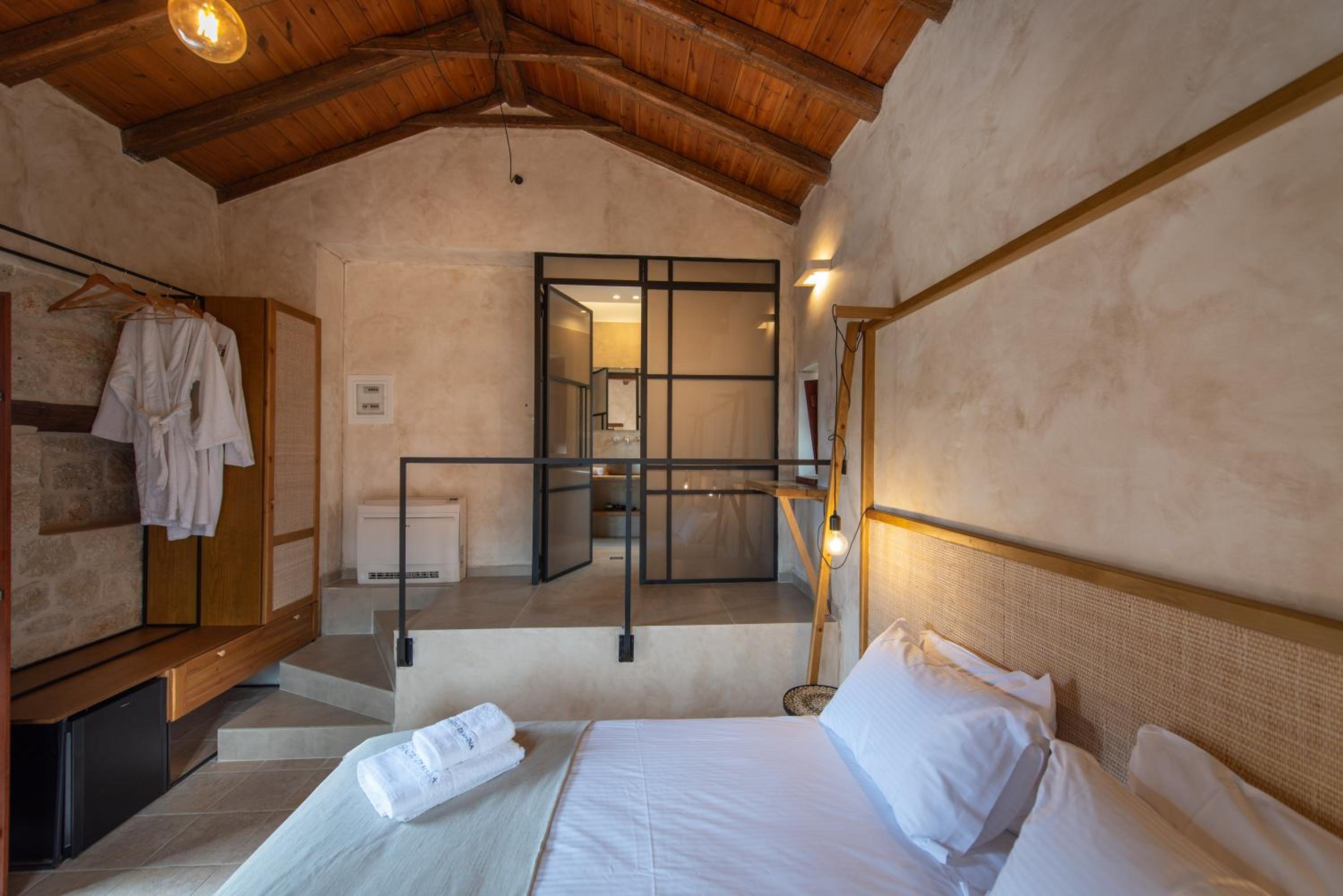 Suite with Sea View - Photo 9