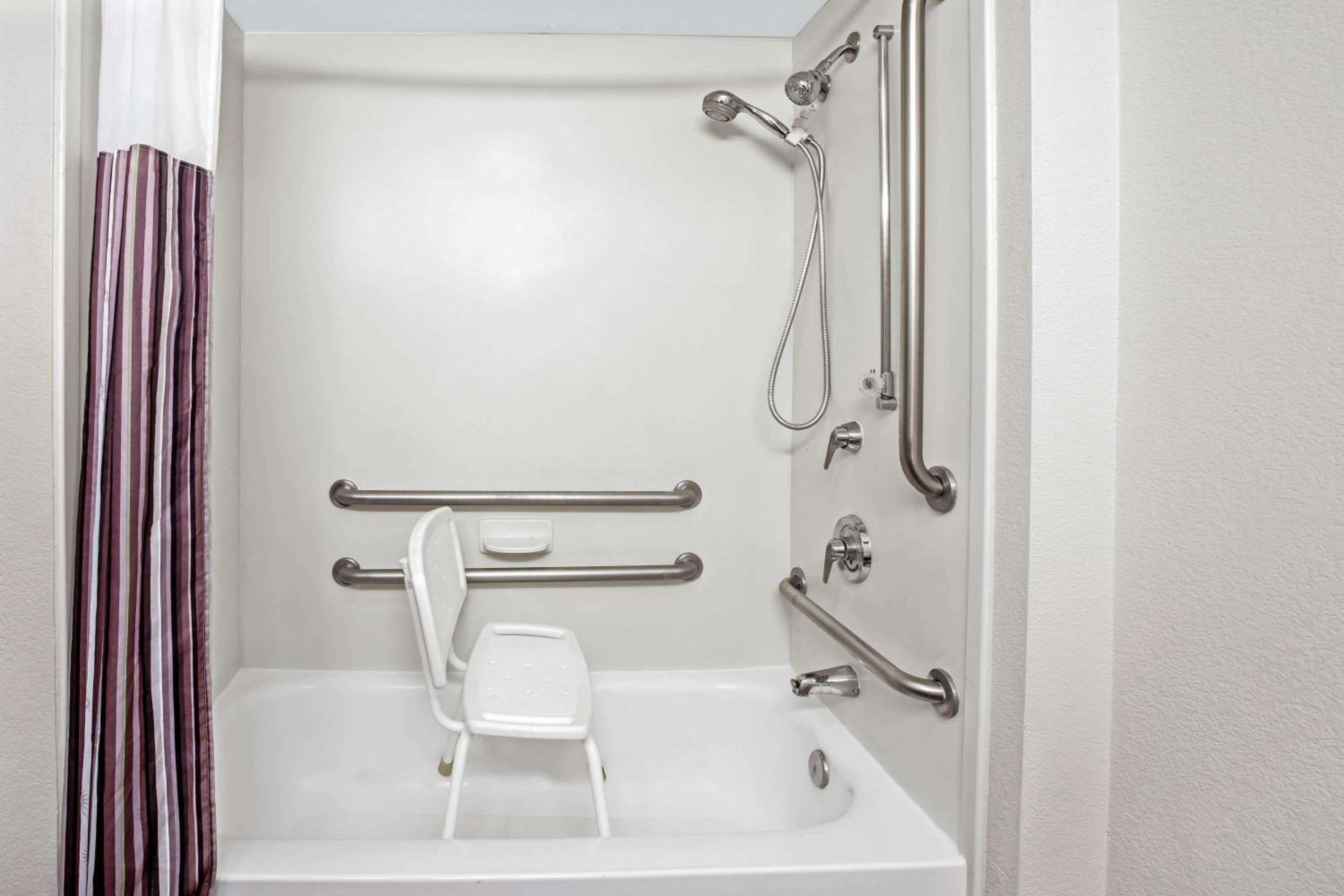 King Room - Mobility Access/Non-Smoking - Photo 2