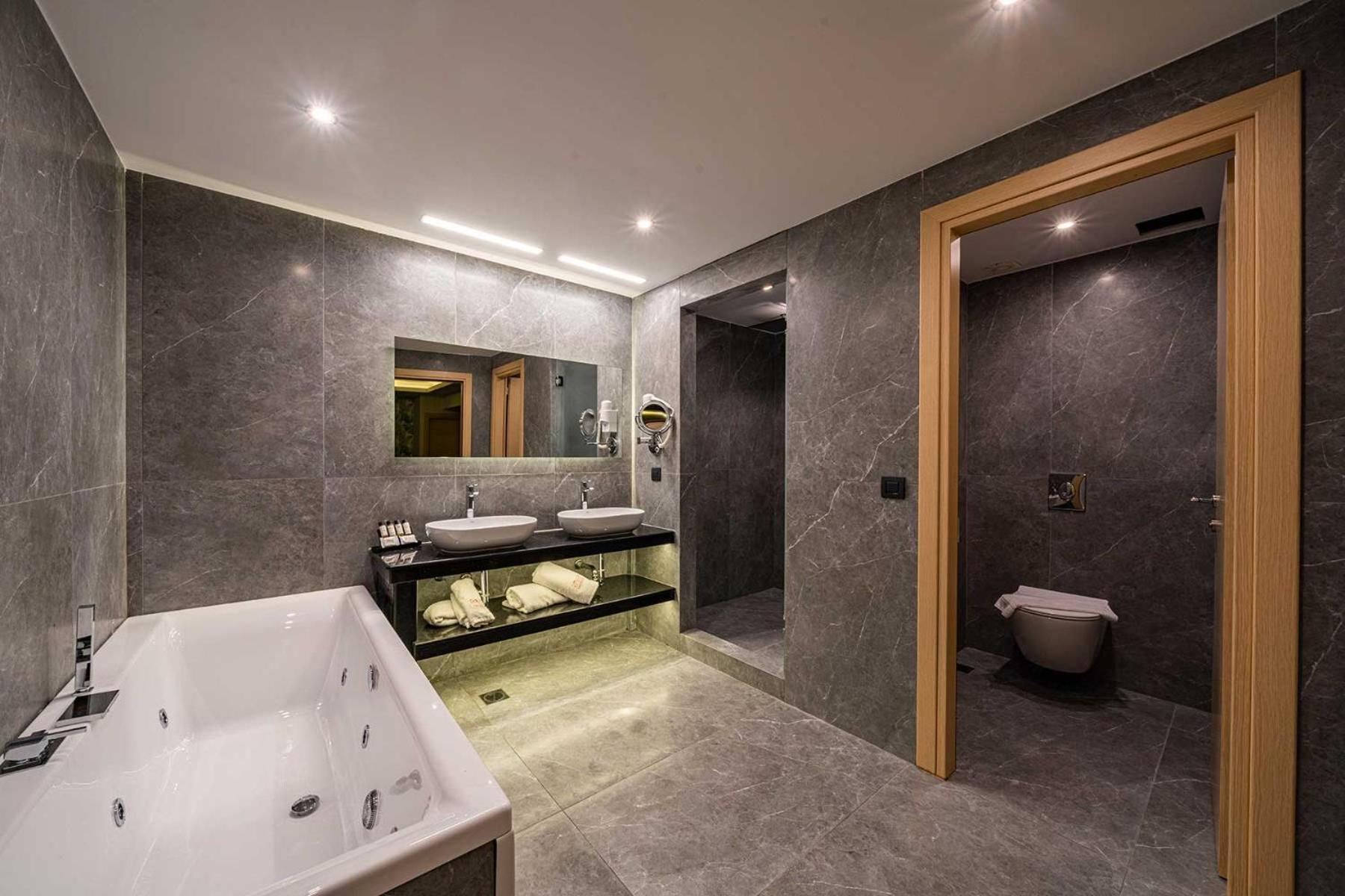 Family Bungalow with Private Pool - Photo 4