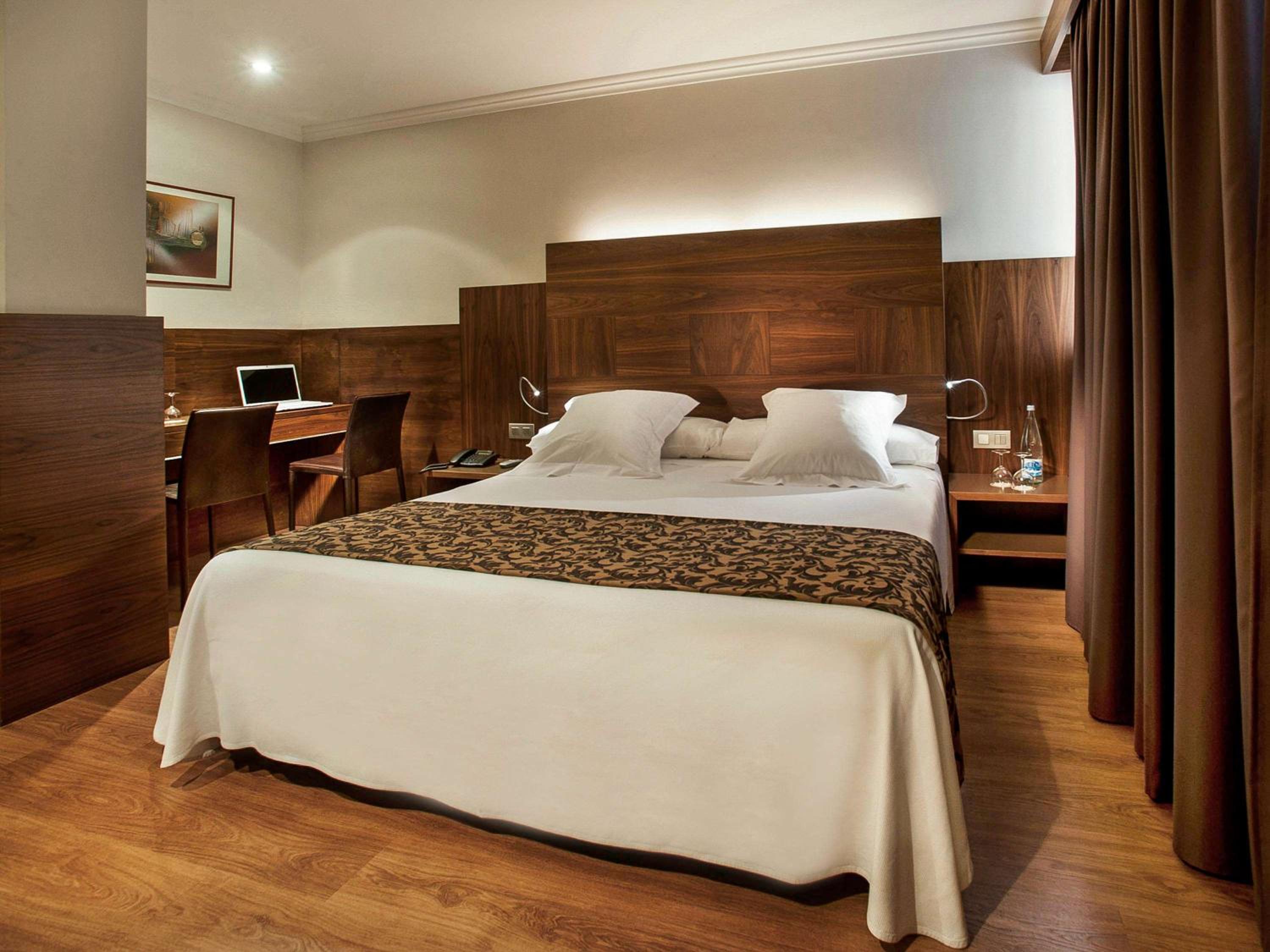 Superior Room with parking included - Photo 1