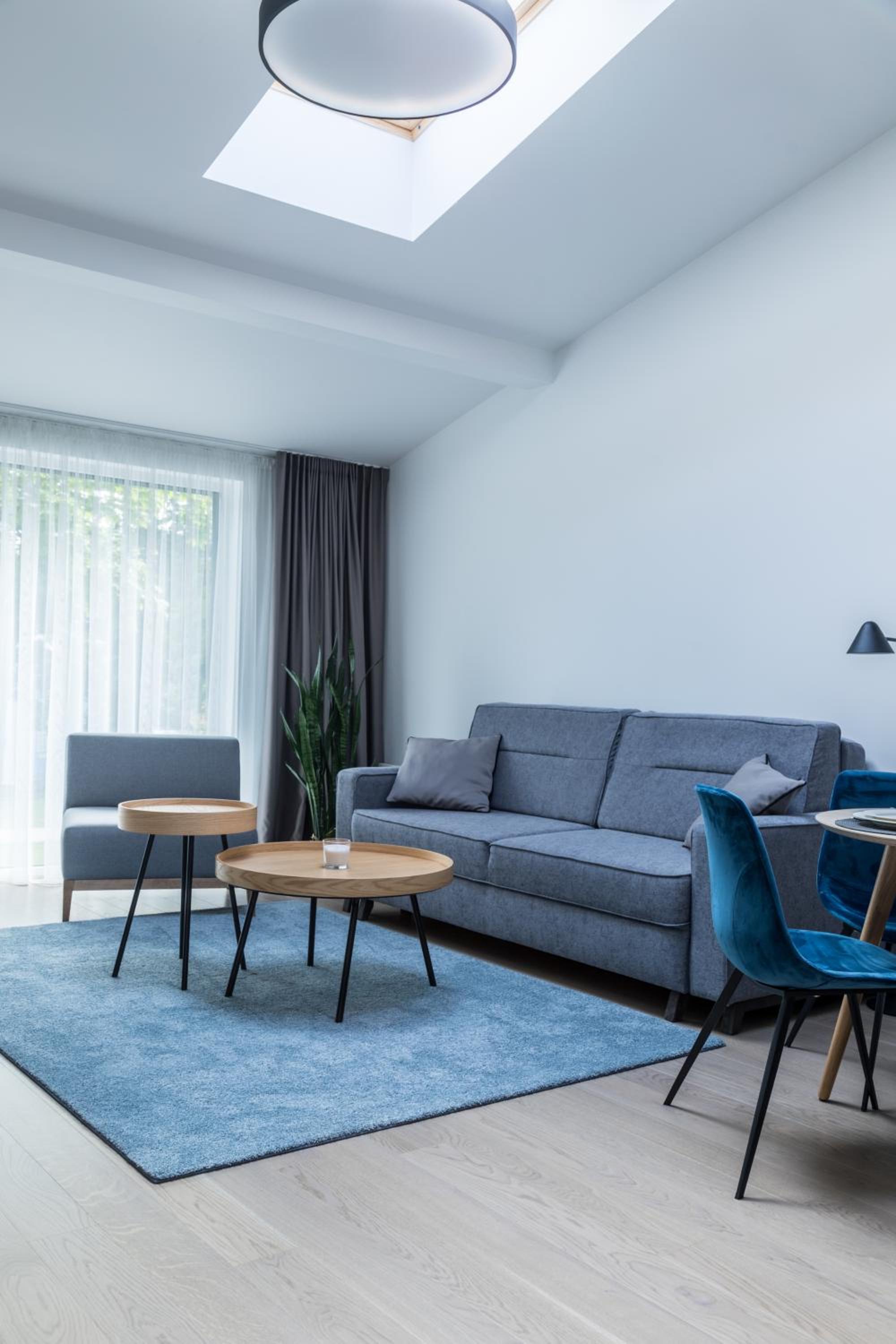 One-Bedroom Apartment - Photo 2