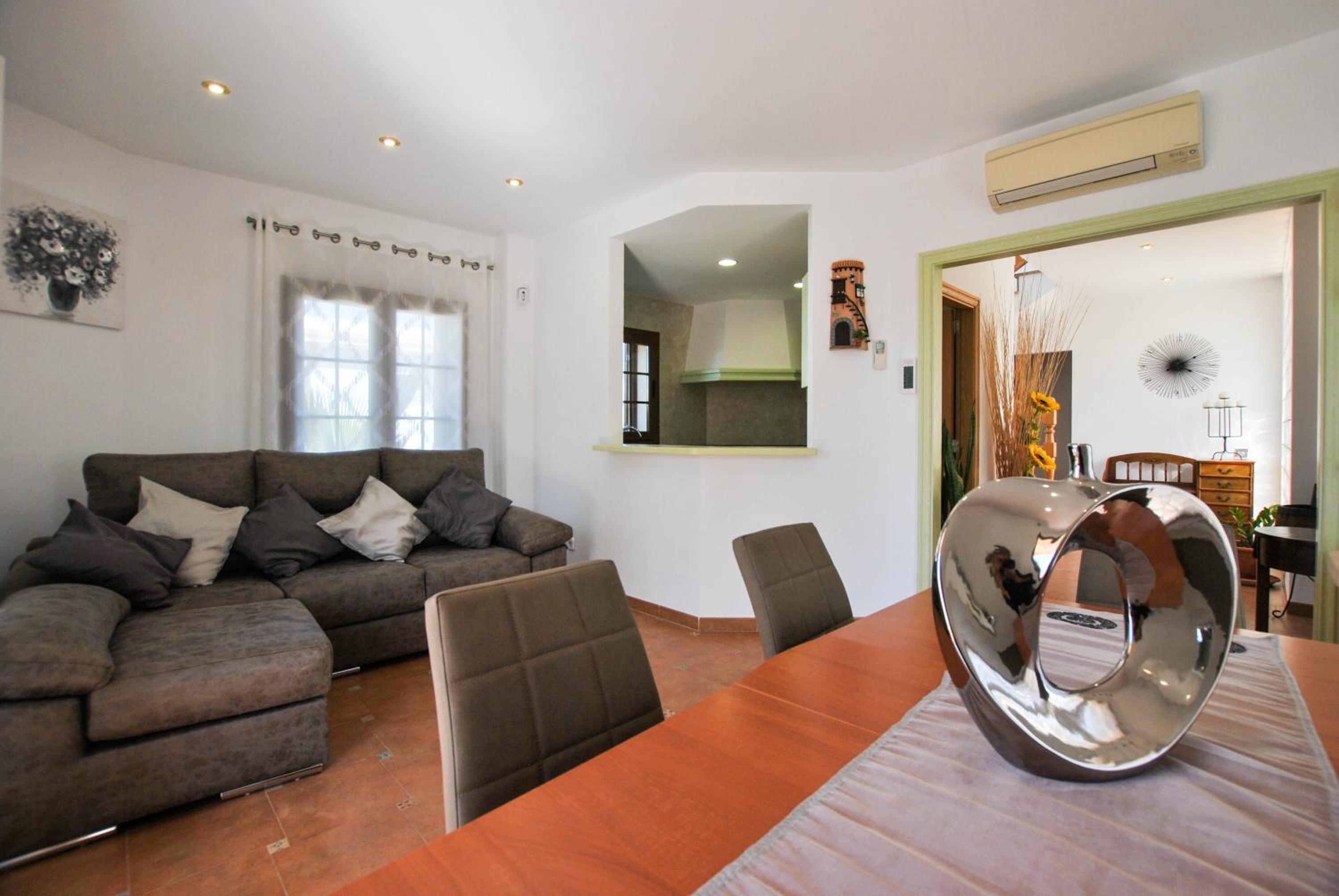 Three-Bedroom House photo 3