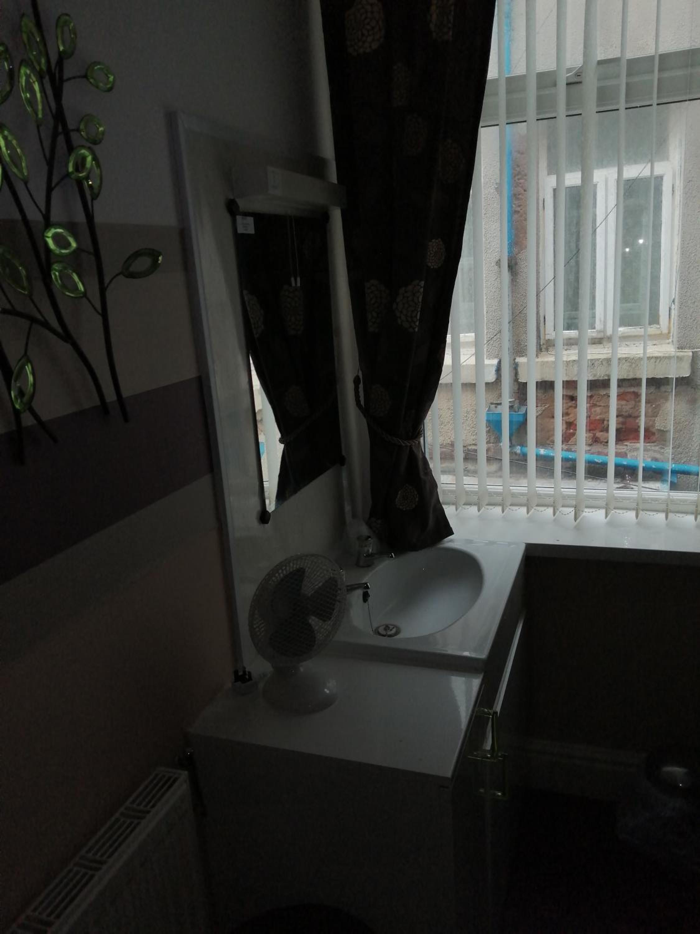 Single Room with Shared Bathroom photo 3