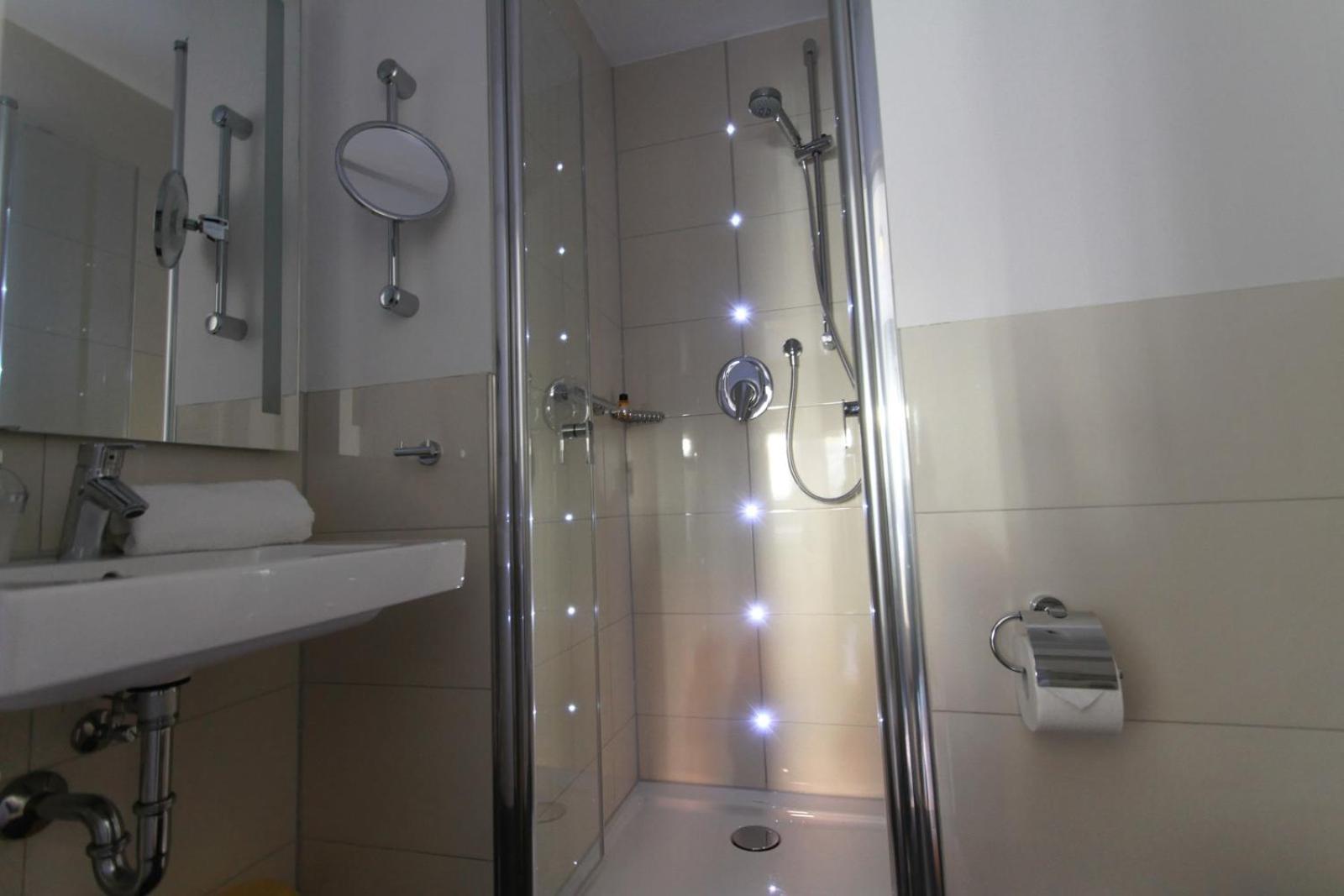 Double Room - Photo 3