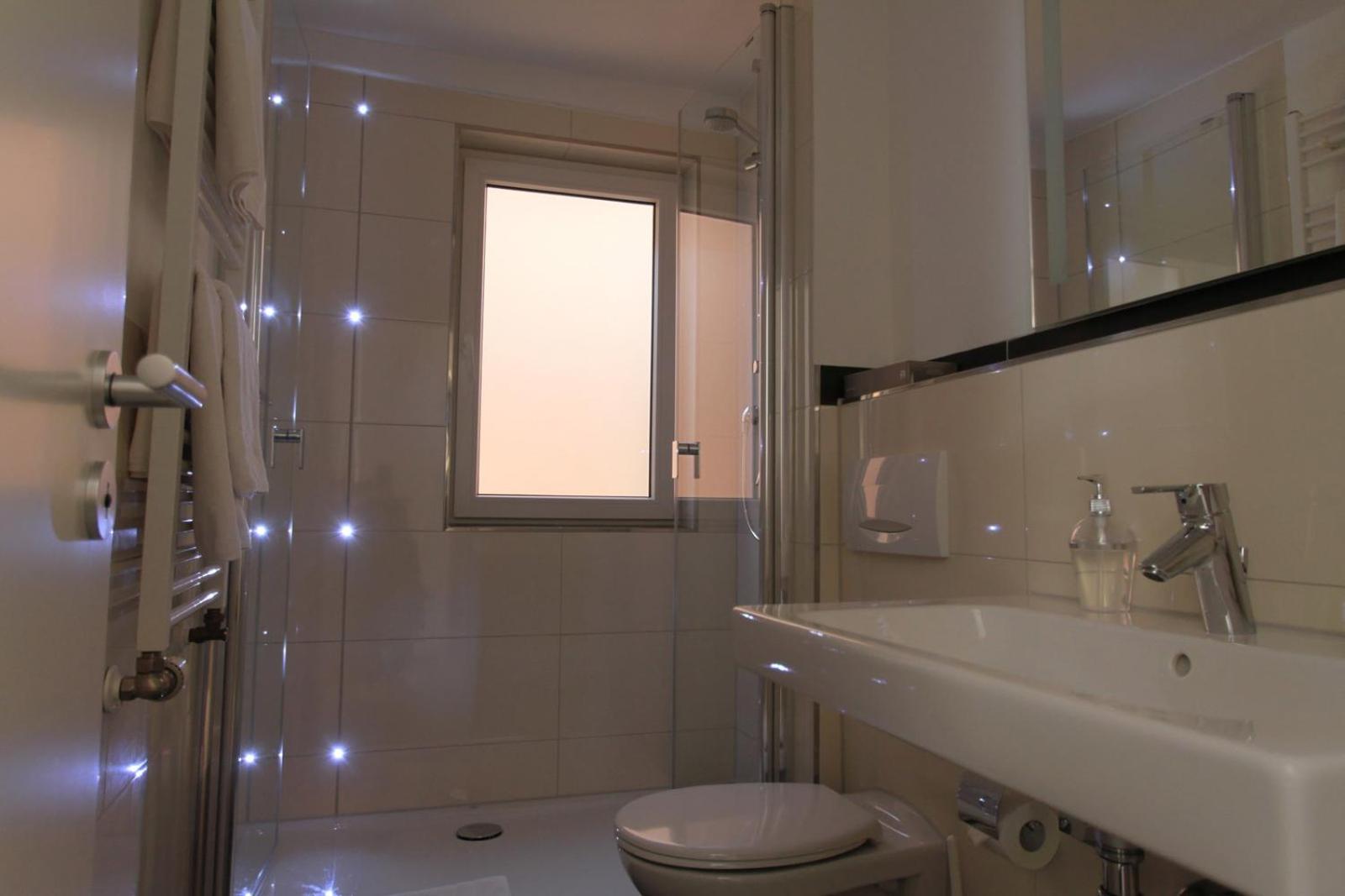Double Room - Photo 4