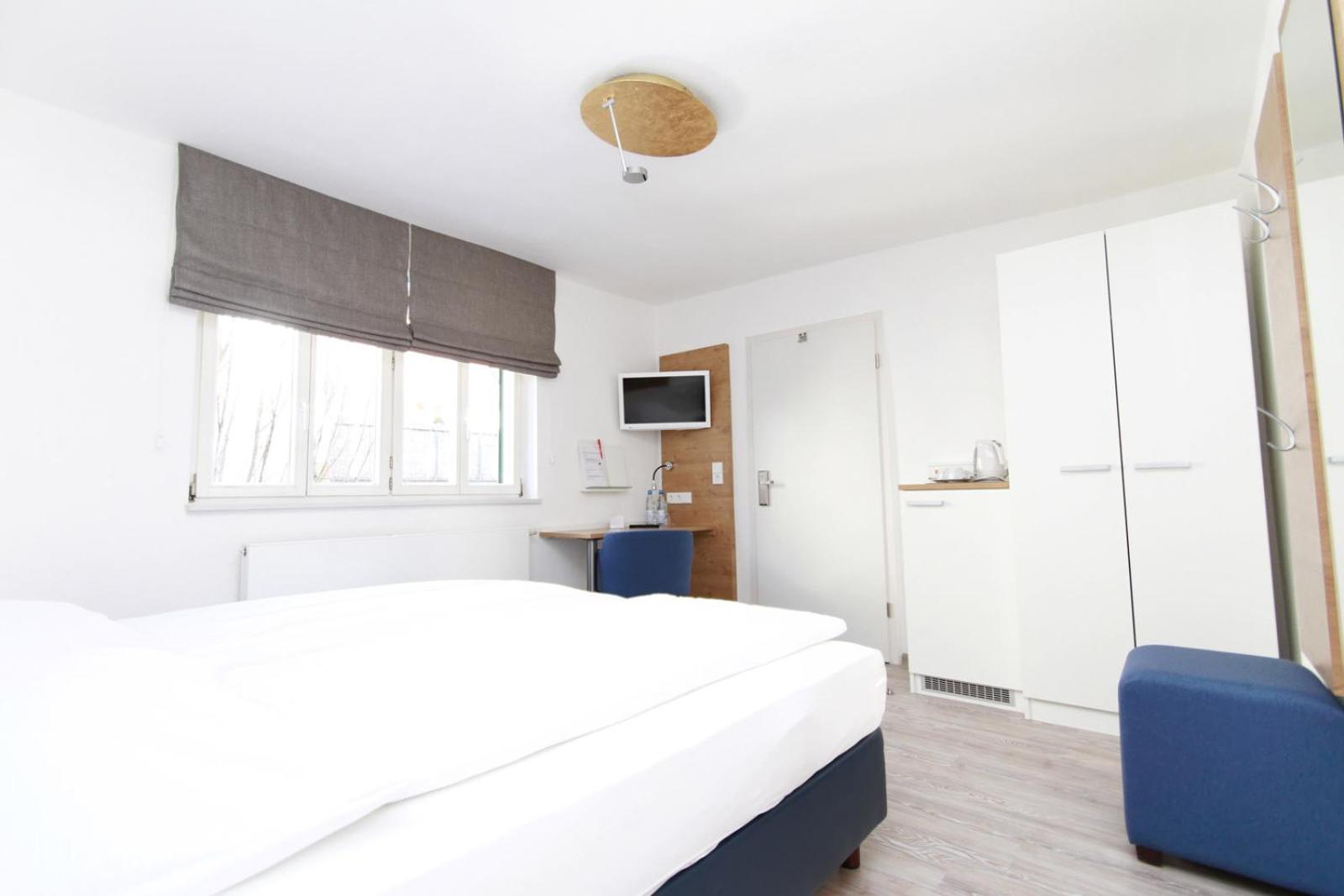 Double Room - Photo 2