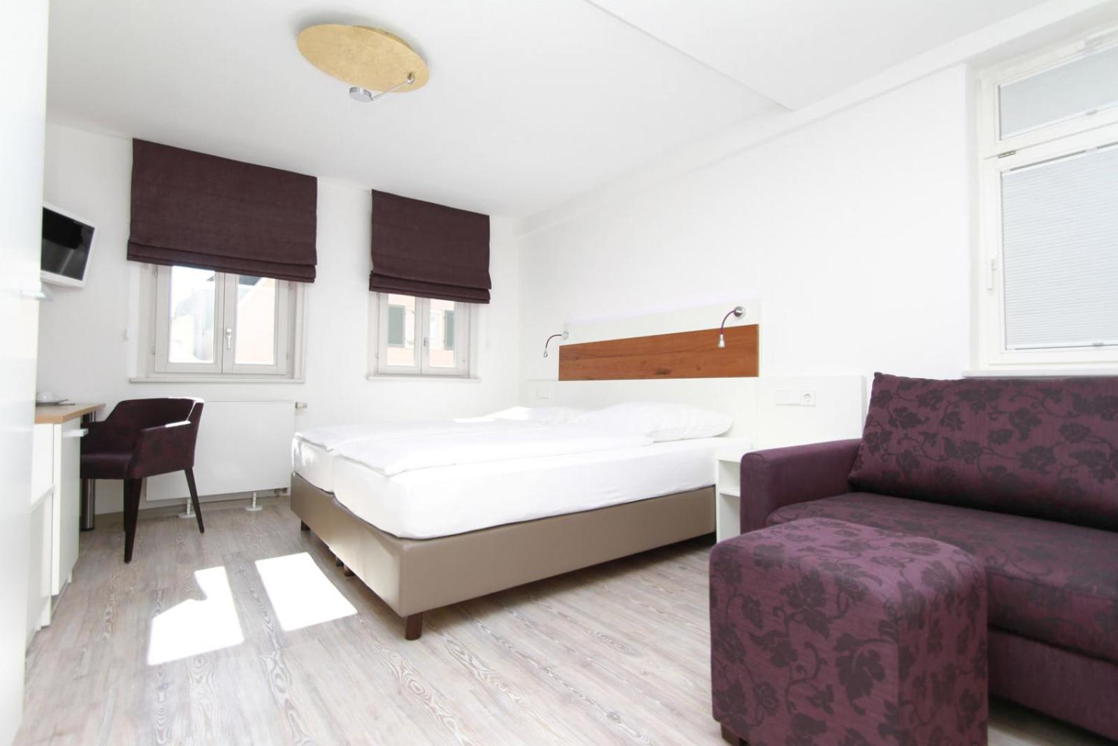Double Room - Photo 6
