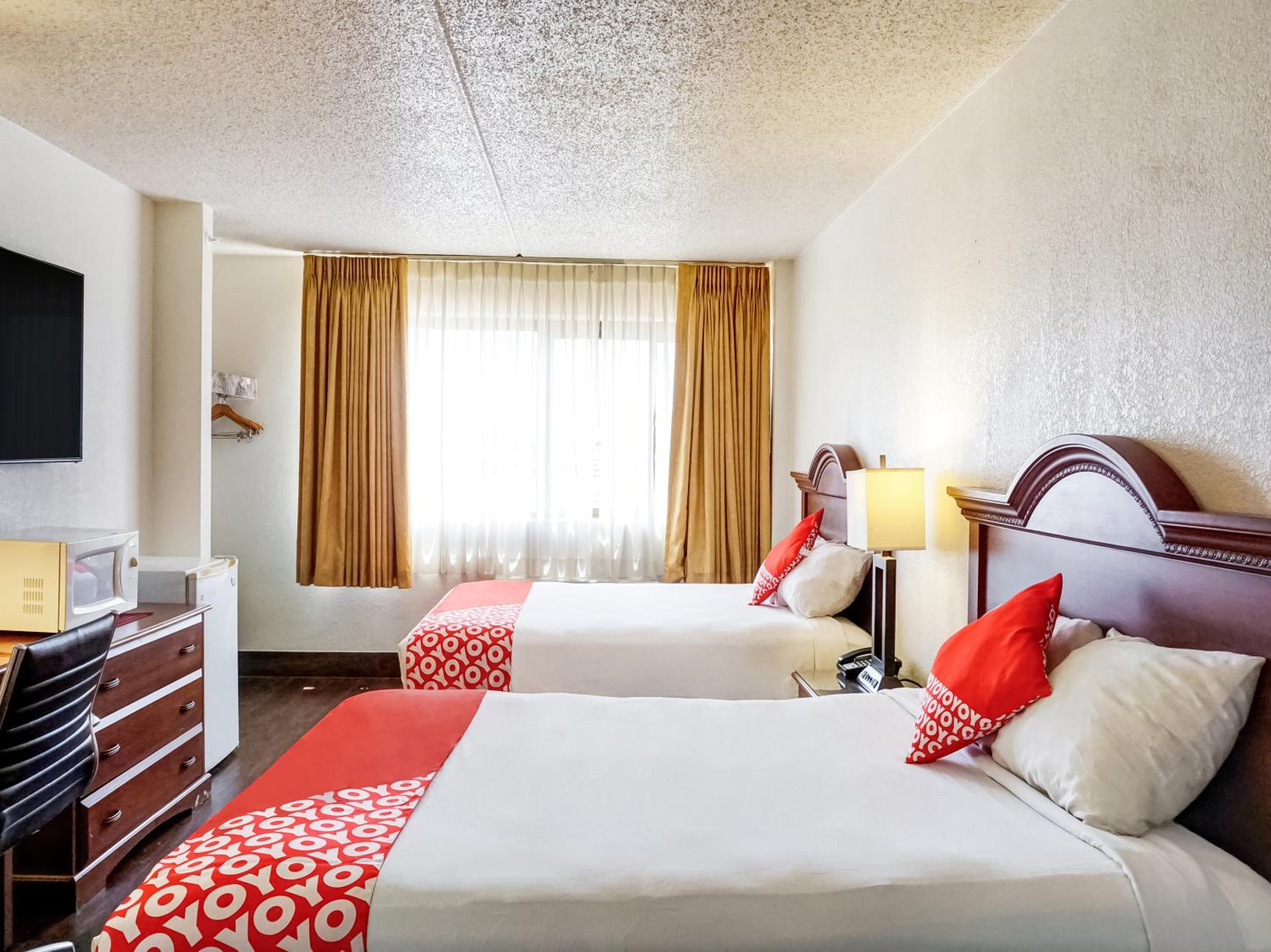 Double Room with Two Double Beds photo 3