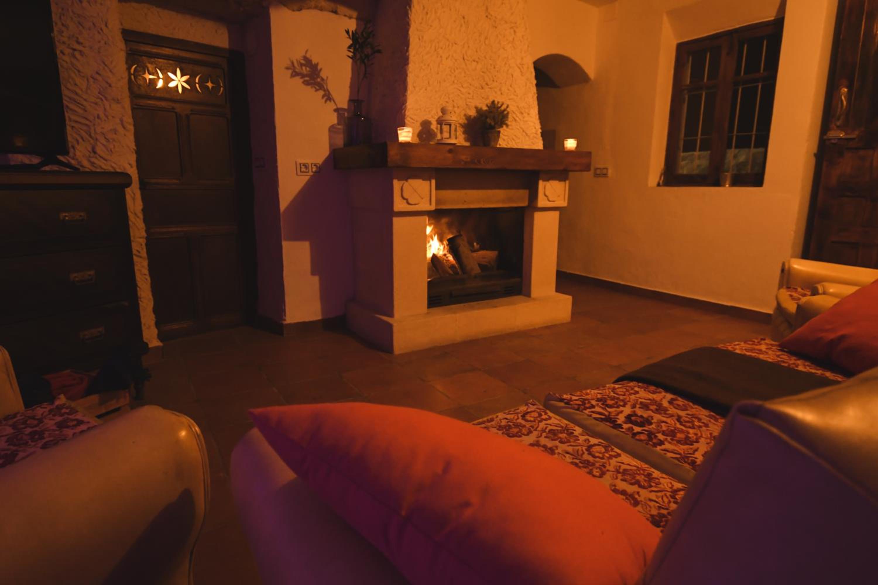 Two-Bedroom House - Photo 5
