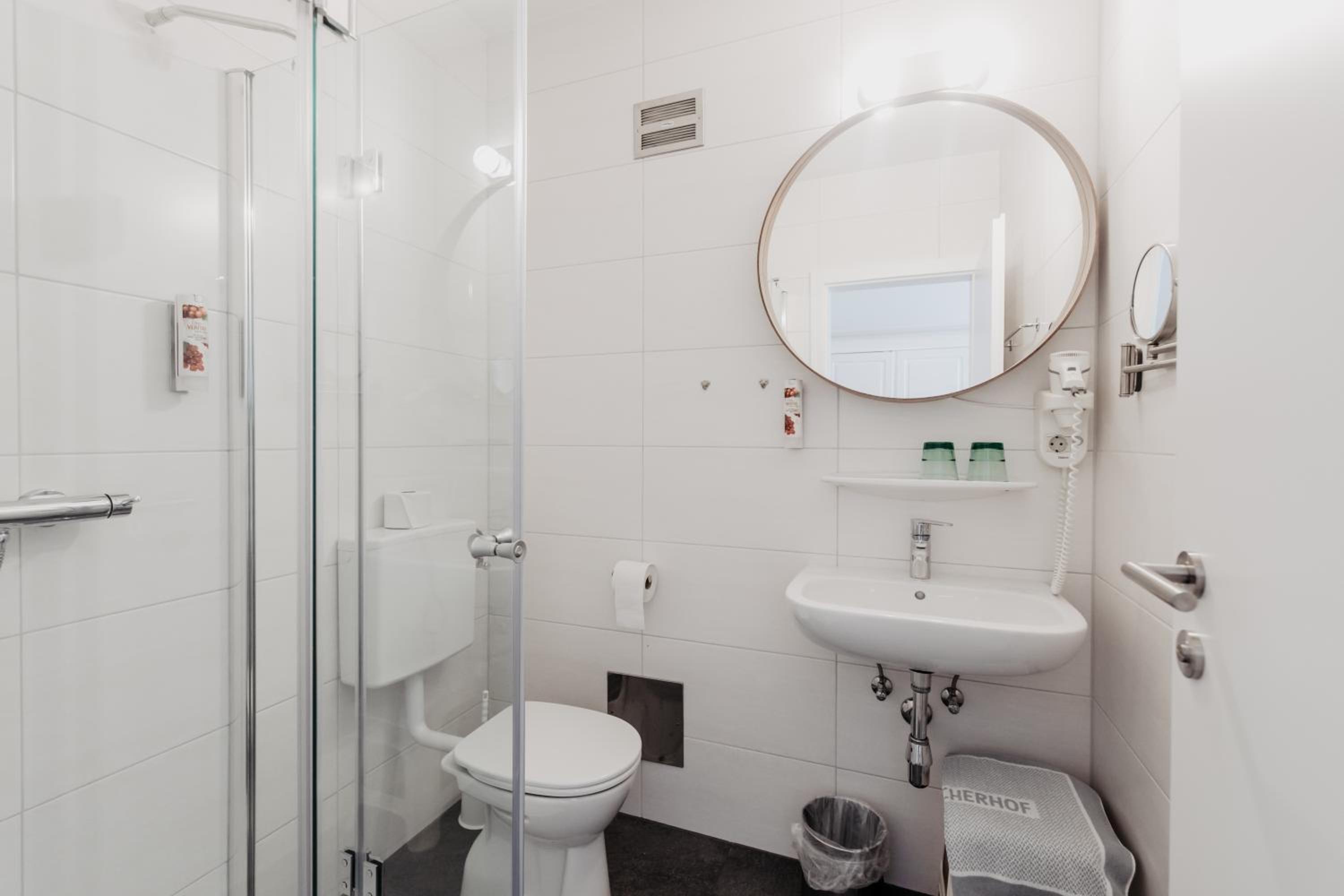 Double Room - Disability Access photo 3