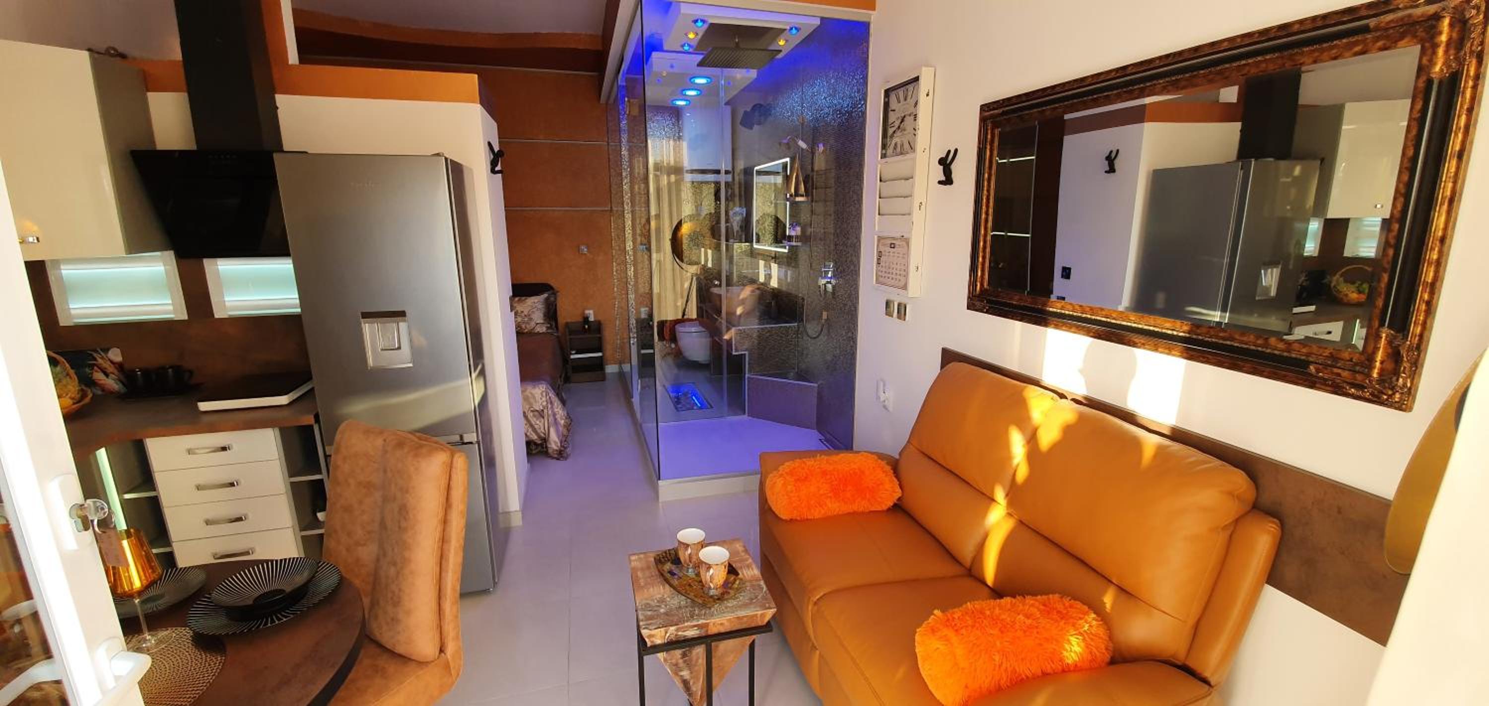 Deluxe Queen Studio 