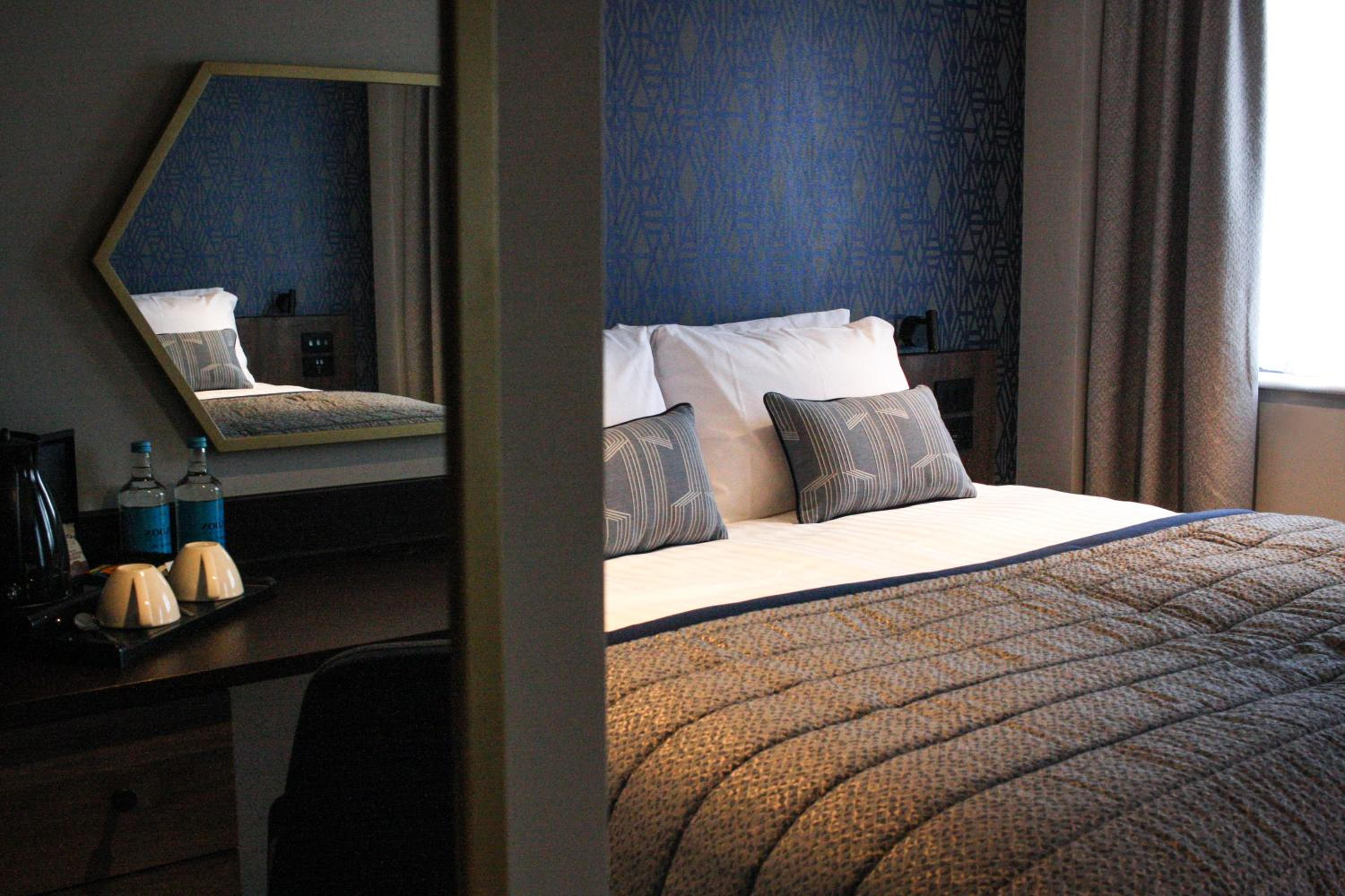 Deluxe Room - Photo 6