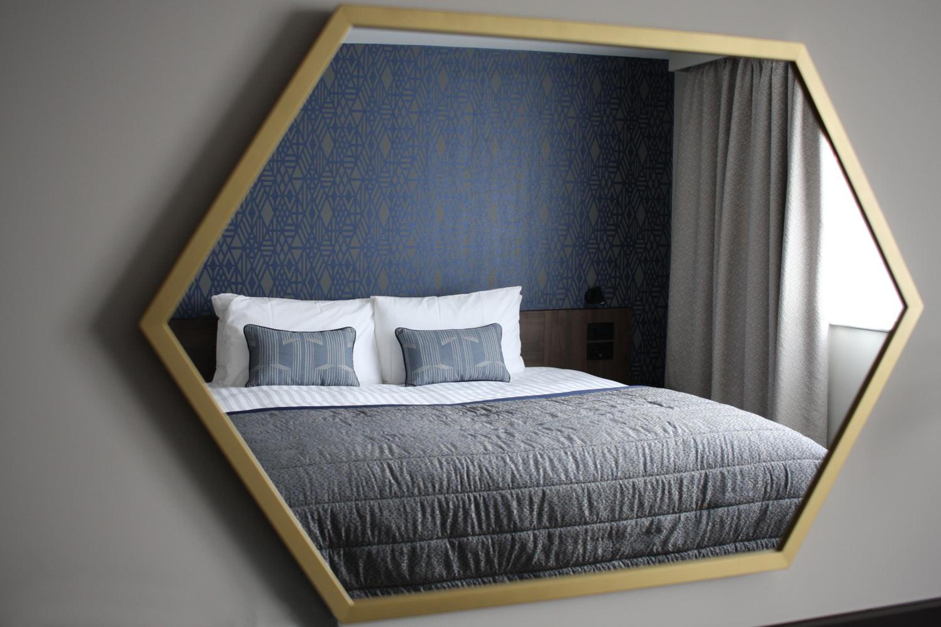 Deluxe Room - Photo 7